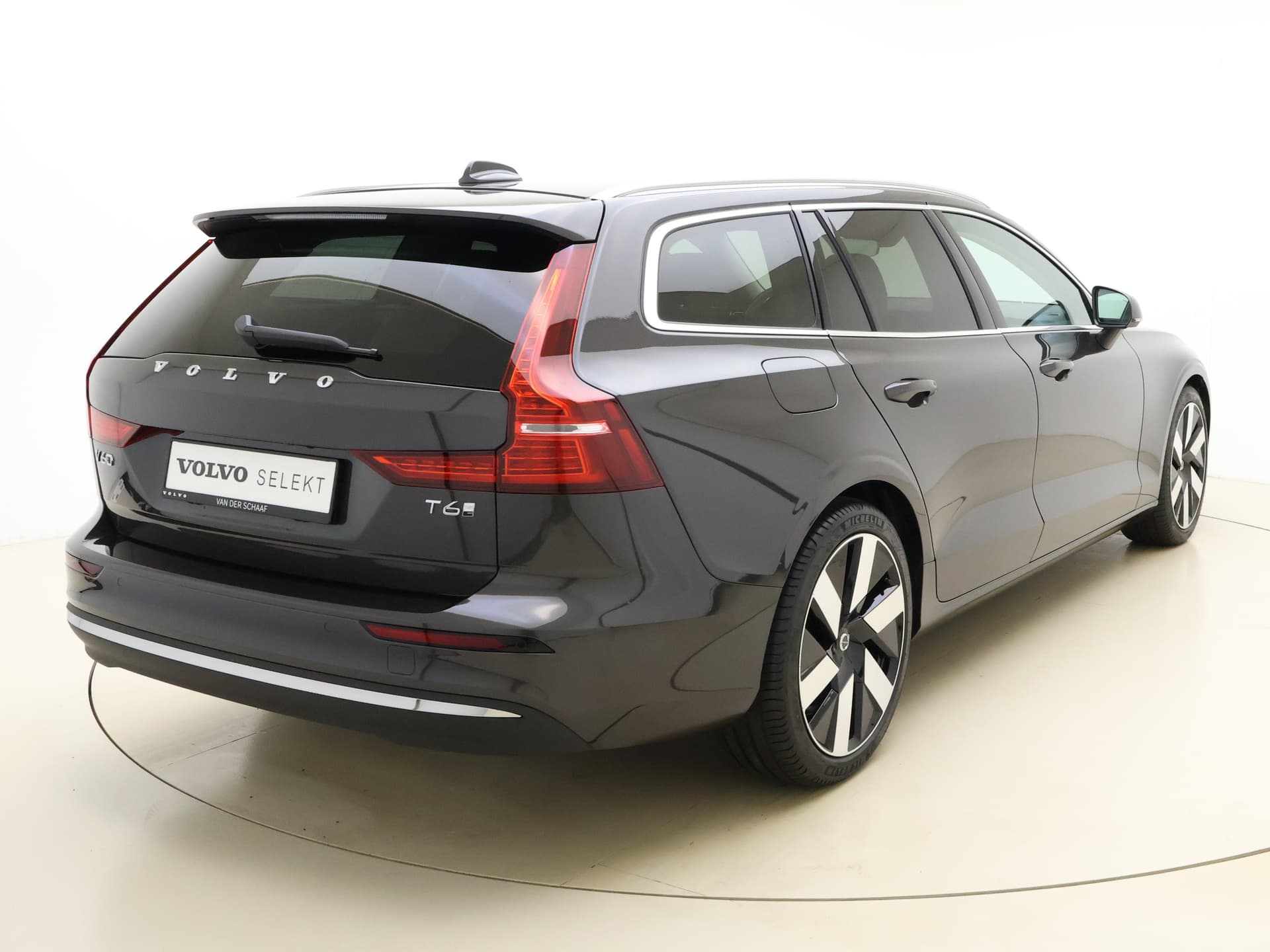 Volvo V60 T6 350pk AWD Essential Bright / Blond leder / ACC / PDC V+A / Camera / Stoel/- en stuurverwarming / 19'' Velgen / Getint glas / thumbnail 13