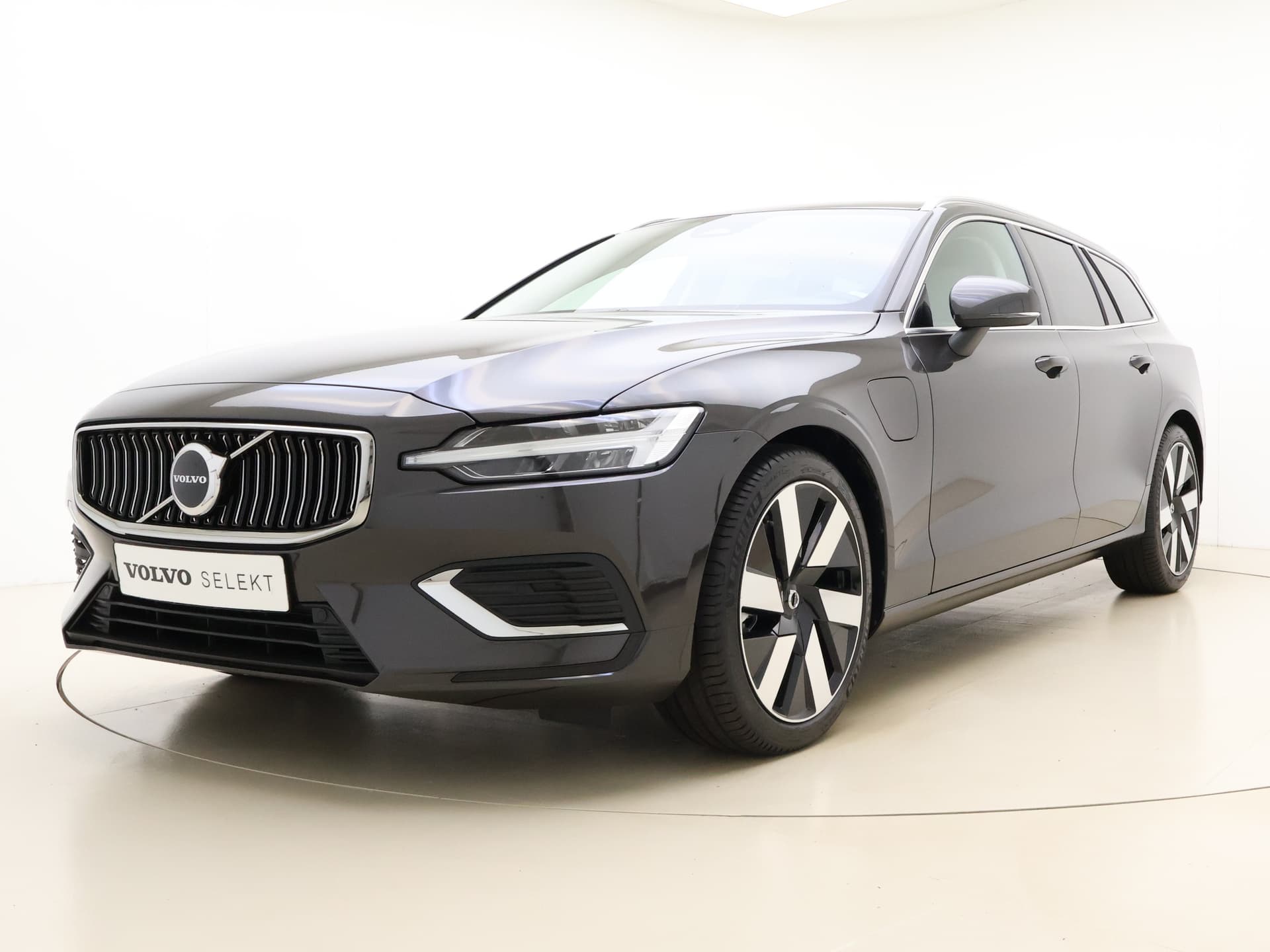Volvo V60 T6 350pk AWD Essential Bright / Blond leder / ACC / PDC V+A / Camera / Stoel/- en stuurverwarming / 19'' Velgen / Getint glas / thumbnail 25