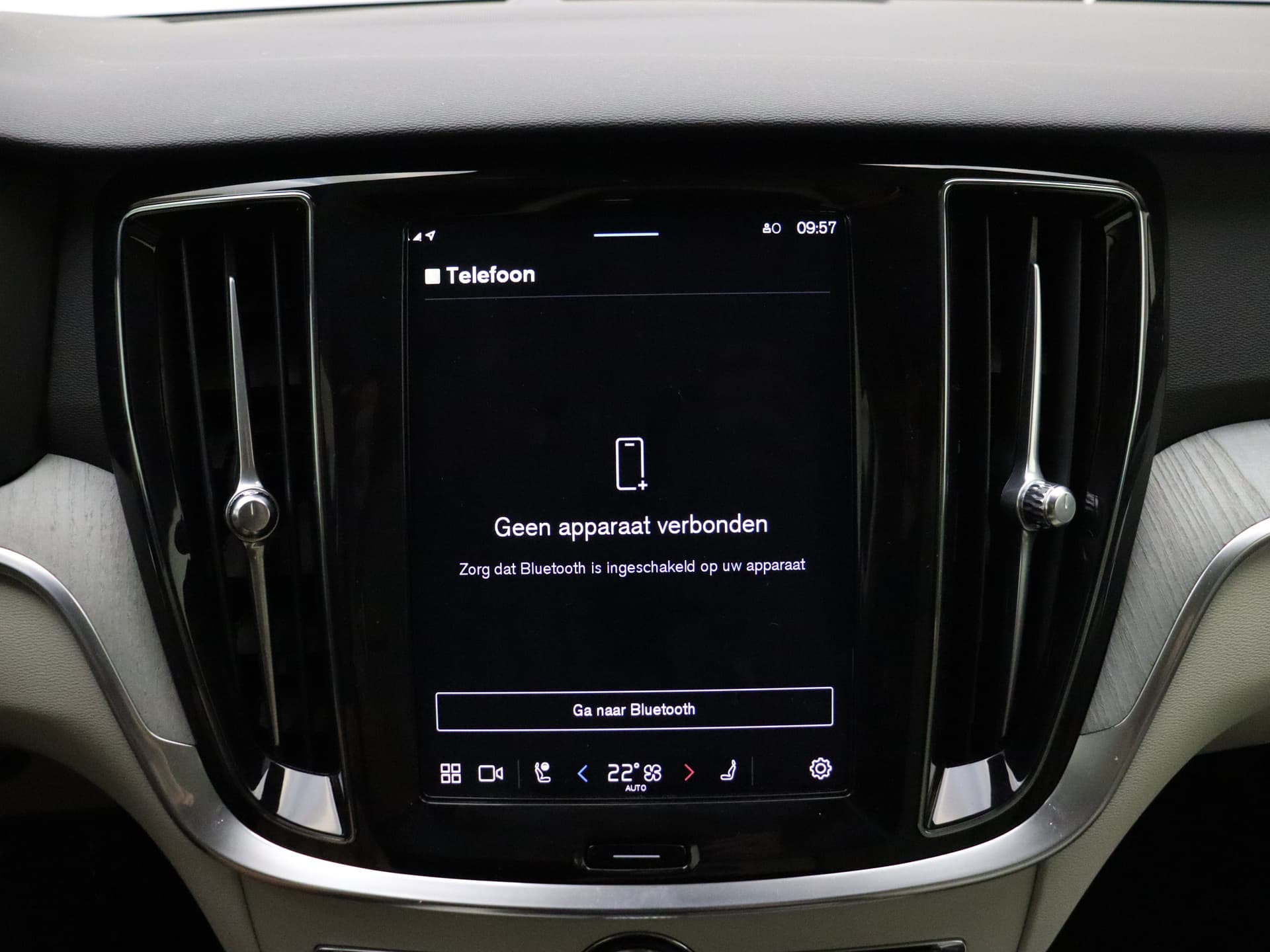 Volvo V60 T6 350pk AWD Essential Bright / Blond leder / ACC / PDC V+A / Camera / Stoel/- en stuurverwarming / 19'' Velgen / Getint glas / thumbnail 27