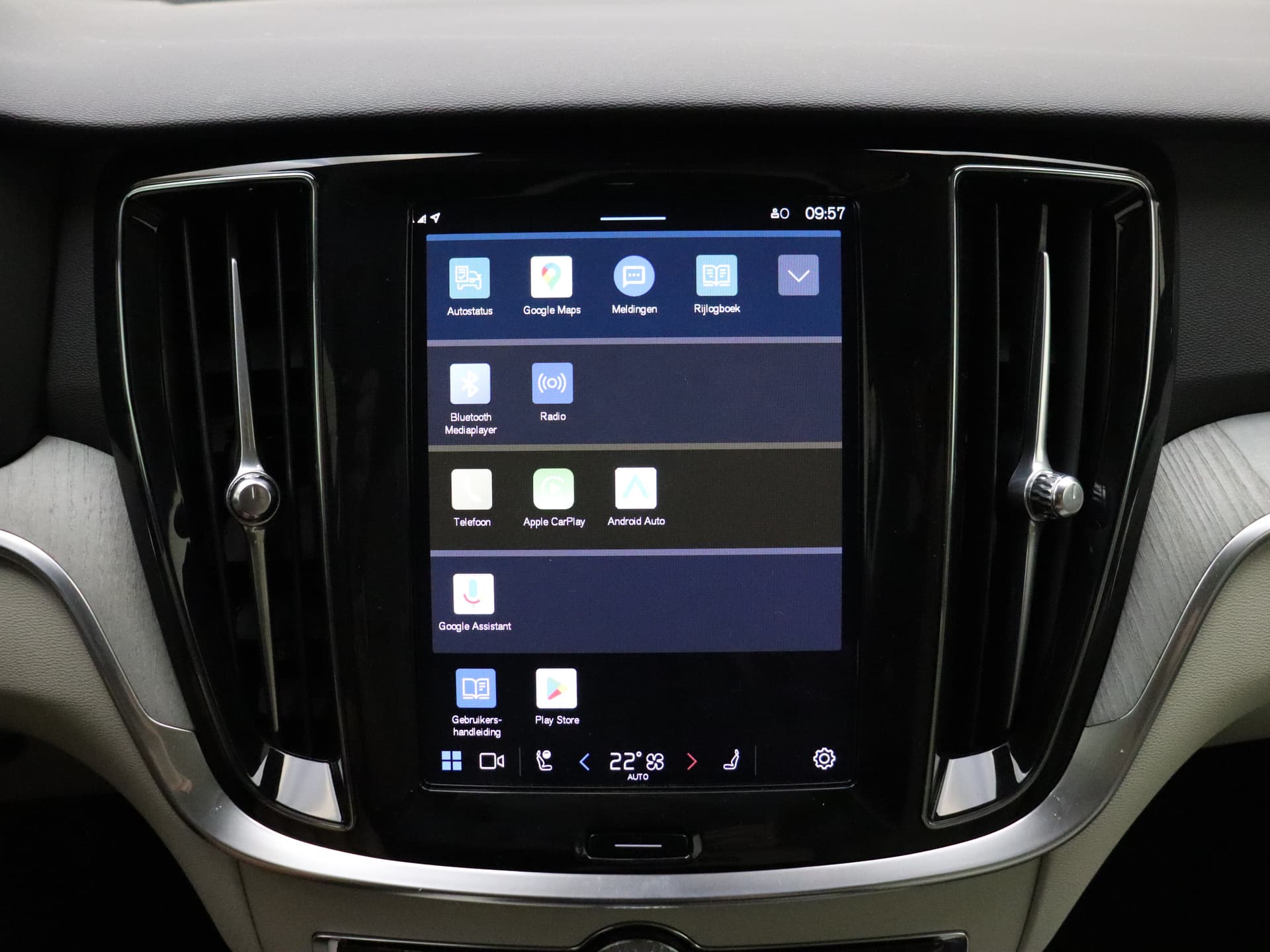 Volvo V60 T6 350pk AWD Essential Bright / Blond leder / ACC / PDC V+A / Camera / Stoel/- en stuurverwarming / 19'' Velgen / Getint glas / thumbnail 28