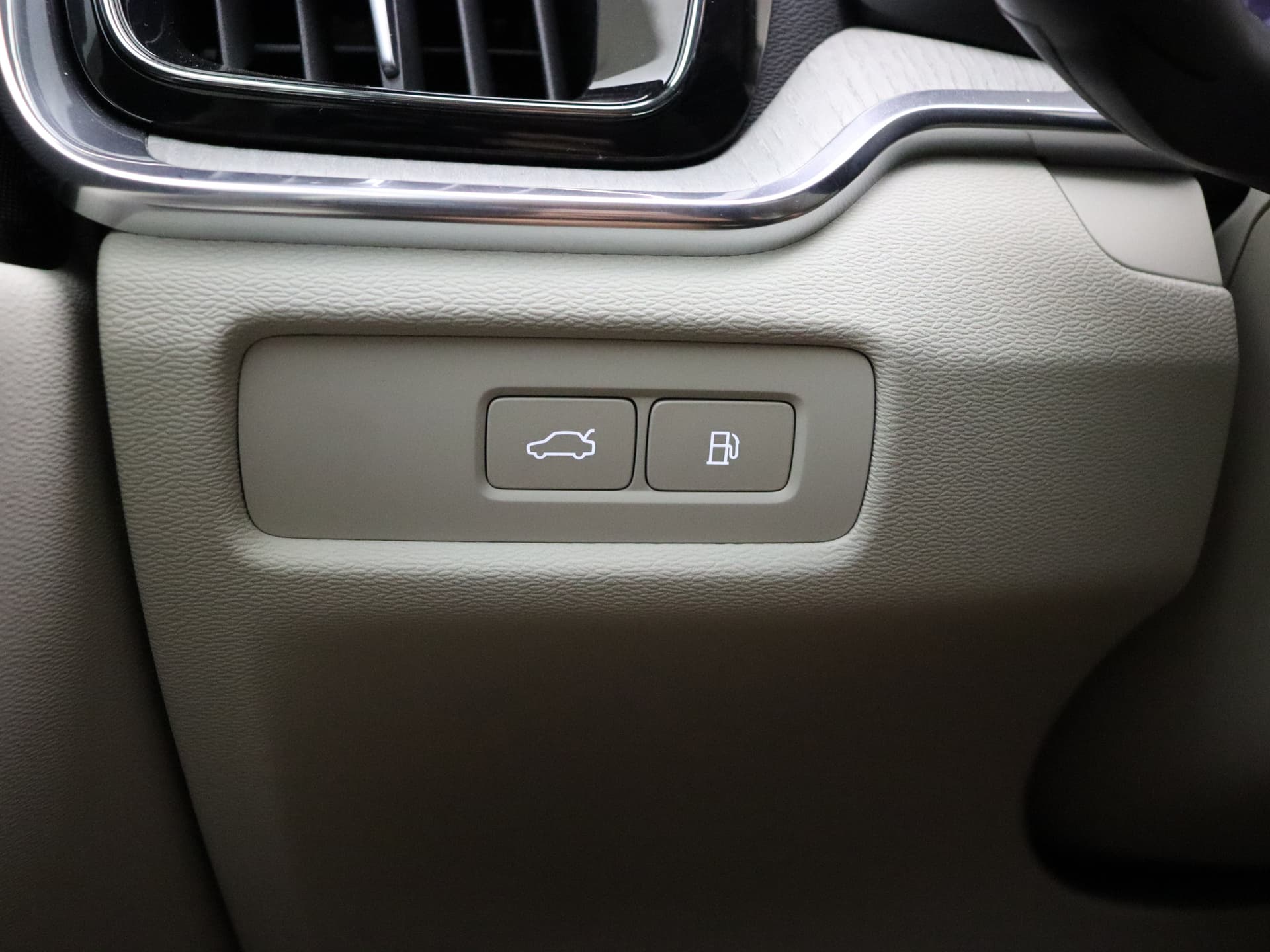 Volvo V60 T6 350pk AWD Essential Bright / Blond leder / ACC / PDC V+A / Camera / Stoel/- en stuurverwarming / 19'' Velgen / Getint glas / thumbnail 33