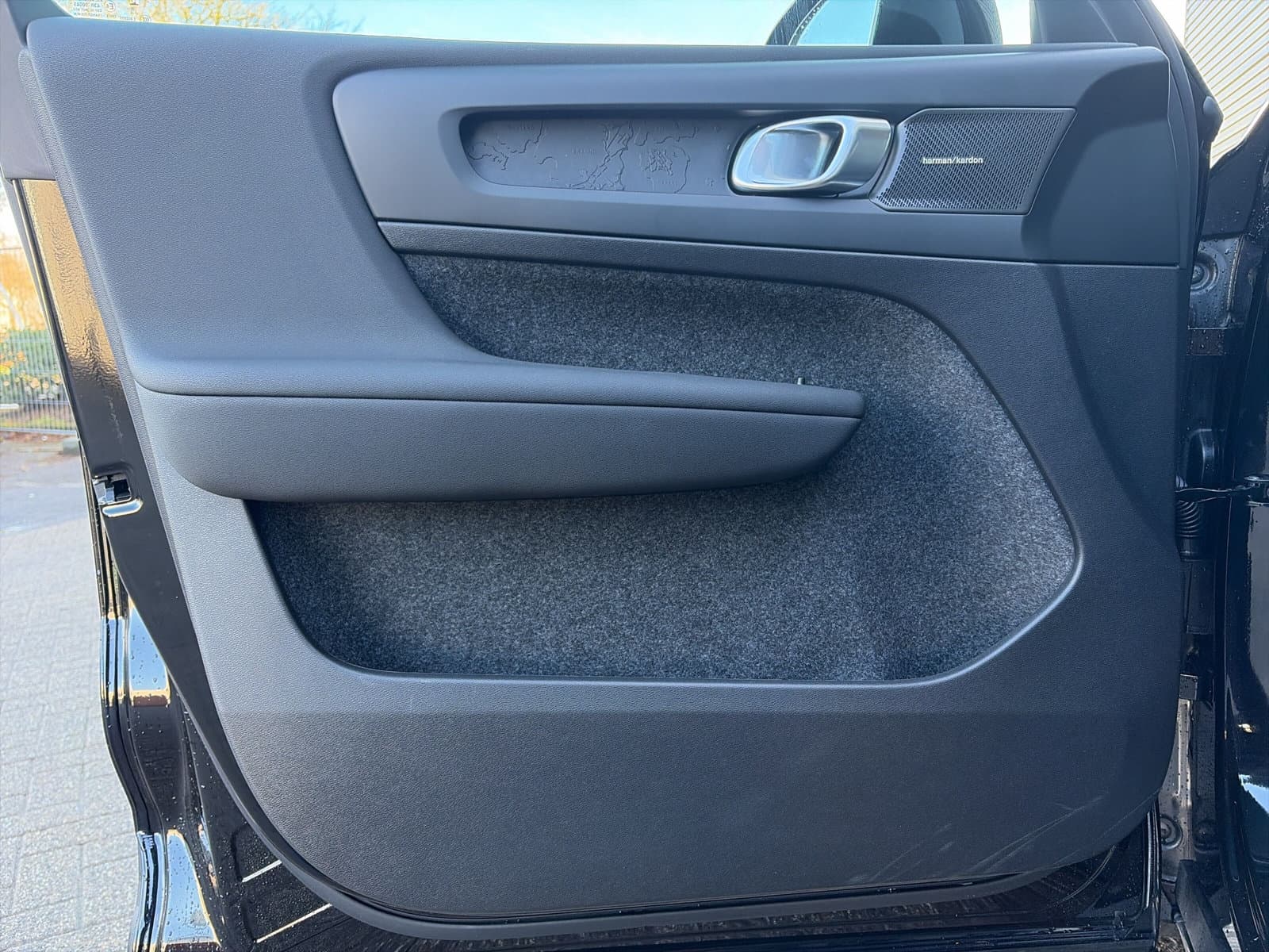 Volvo EX40 Extended Range Plus 82 kWh / Harman/kardon / Achteruitrijcamera / Stoel- en stuurverwarming thumbnail 18