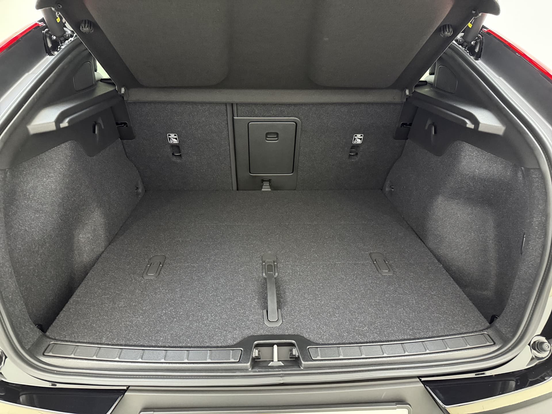 Volvo EC40 Extended Range Plus Black Edition / MY26 / NUBUCK / GETINT GLAS / 20 '' / PANORAMADAK / PDC + CAMERA / GOOGLE / thumbnail 8