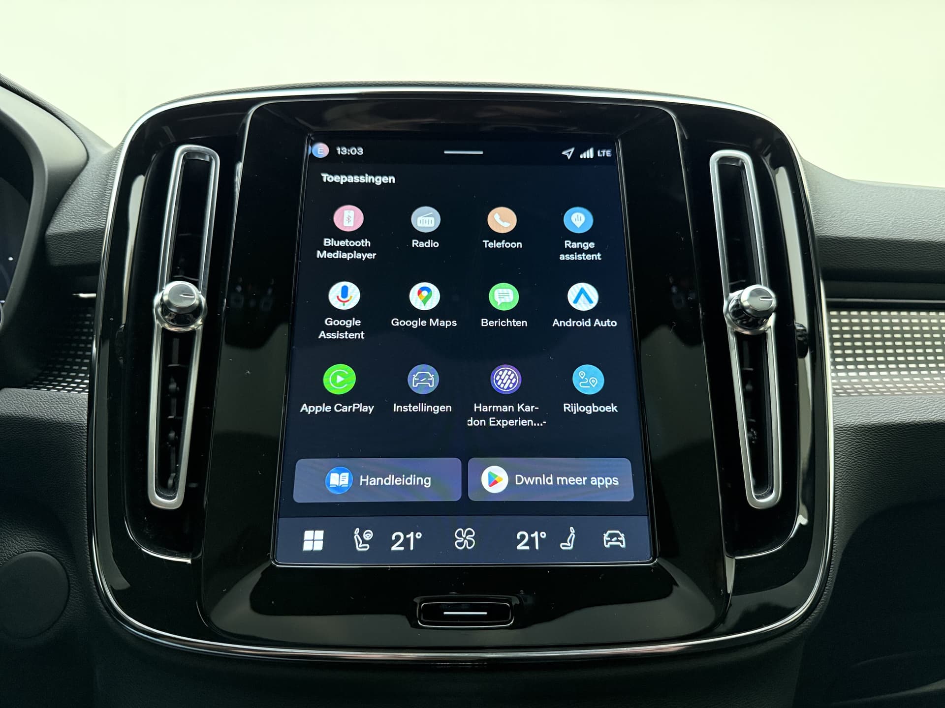 Volvo EC40 Extended Range Plus Black Edition / MY26 / NUBUCK / GETINT GLAS / 20 '' / PANORAMADAK / PDC + CAMERA / GOOGLE / thumbnail 12