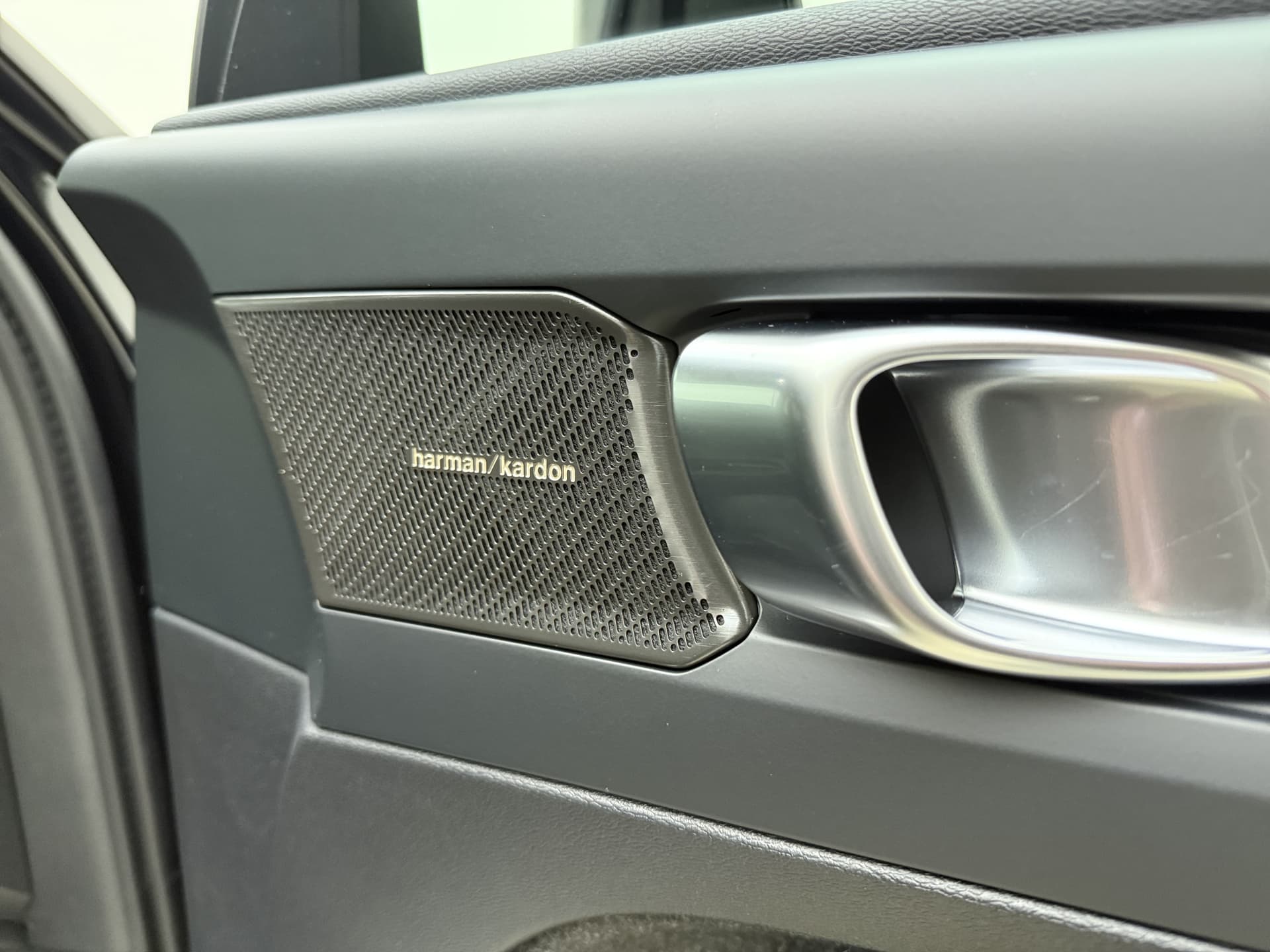 Volvo EC40 Extended Range Plus Black Edition / MY26 / NUBUCK / GETINT GLAS / 20 '' / PANORAMADAK / PDC + CAMERA / GOOGLE / thumbnail 19