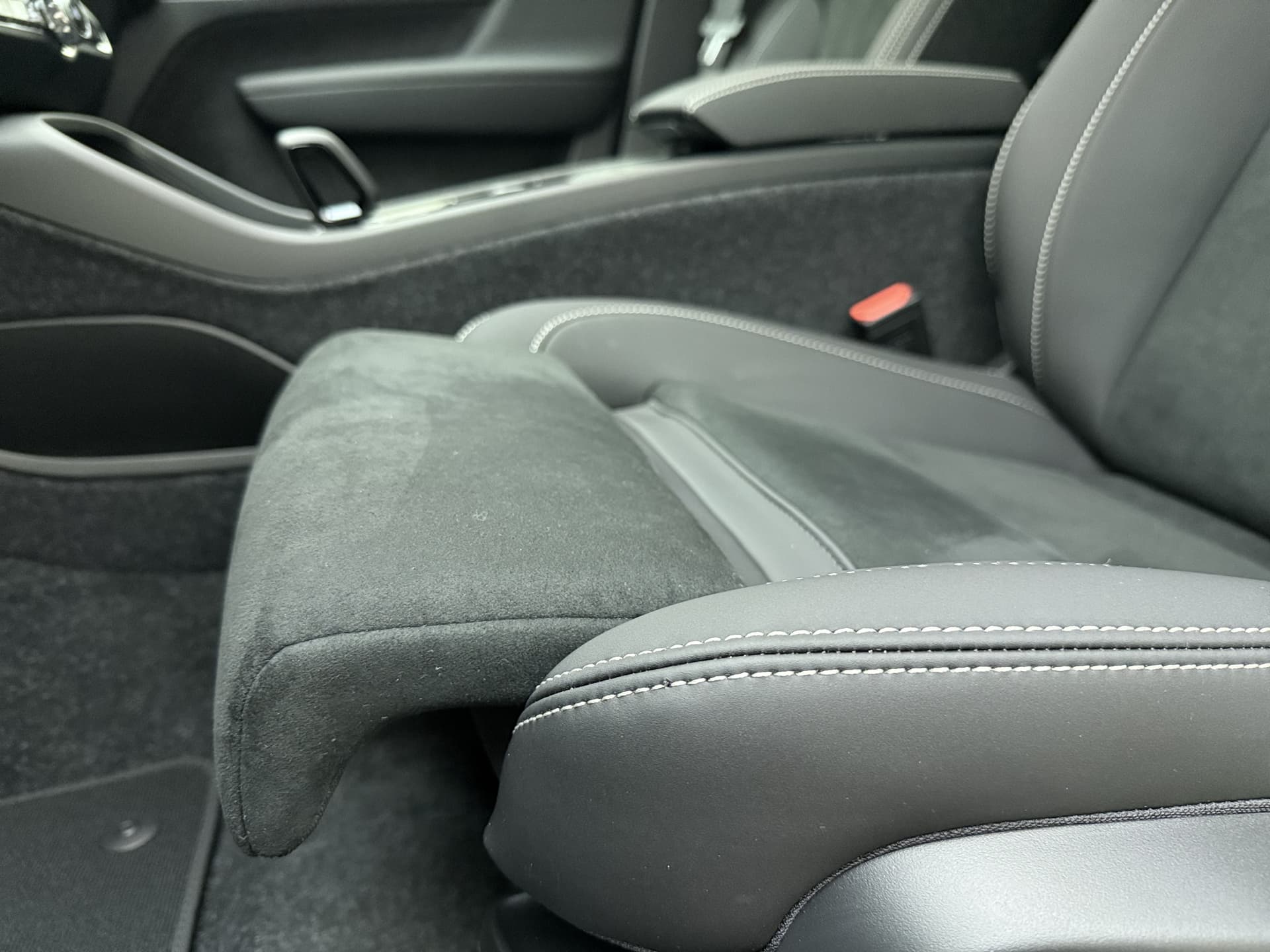 Volvo EC40 Extended Range Plus Black Edition / MY26 / NUBUCK / GETINT GLAS / 20 '' / PANORAMADAK / PDC + CAMERA / GOOGLE / thumbnail 20