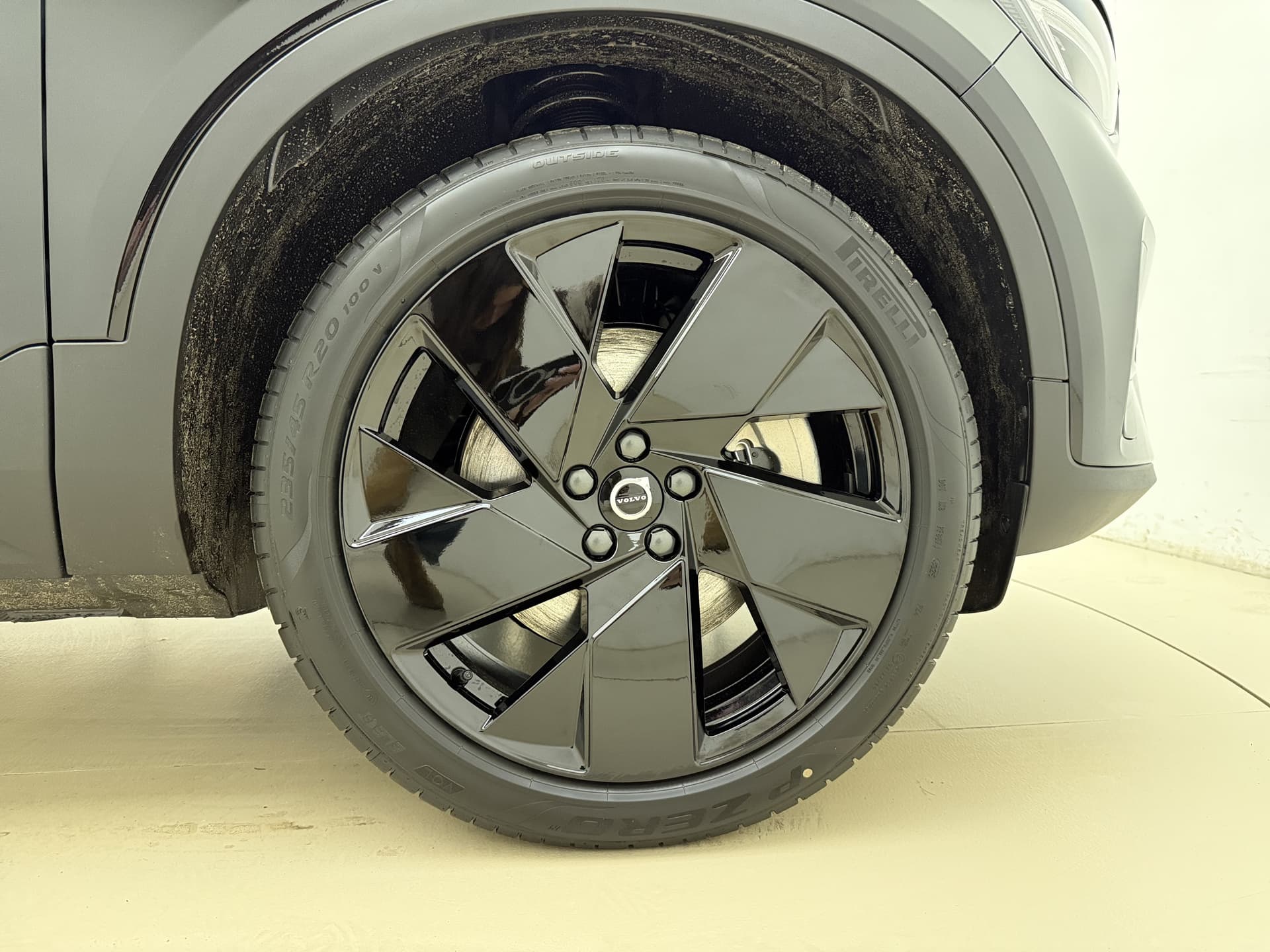 Volvo EC40 Extended Range Plus Black Edition / MY26 / NUBUCK / GETINT GLAS / 20 '' / PANORAMADAK / PDC + CAMERA / GOOGLE / thumbnail 27