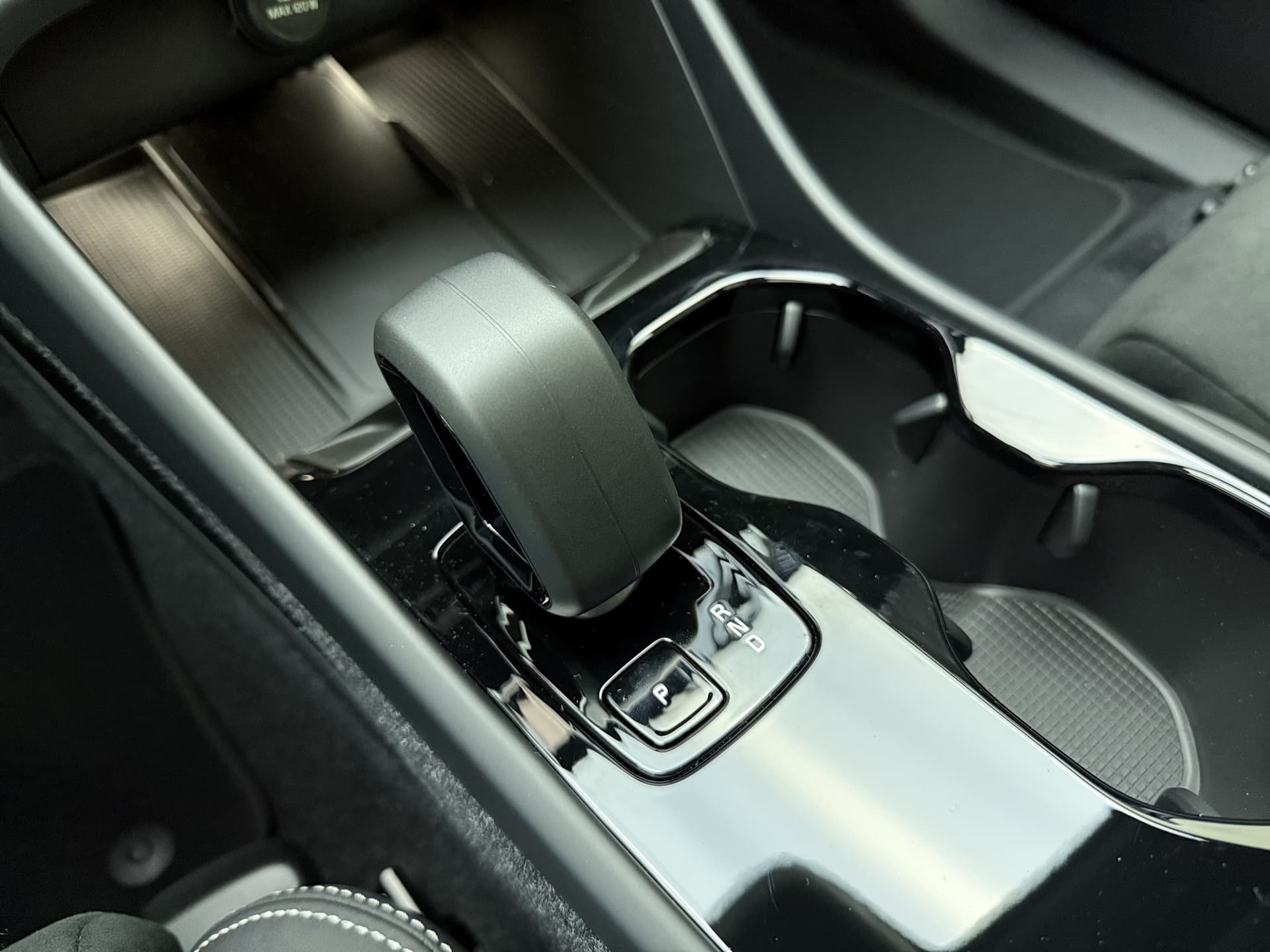 Volvo EC40 Extended Range Plus Black Edition / MY26 / NUBUCK / GETINT GLAS / 20 '' / PANORAMADAK / PDC + CAMERA / GOOGLE / thumbnail 37