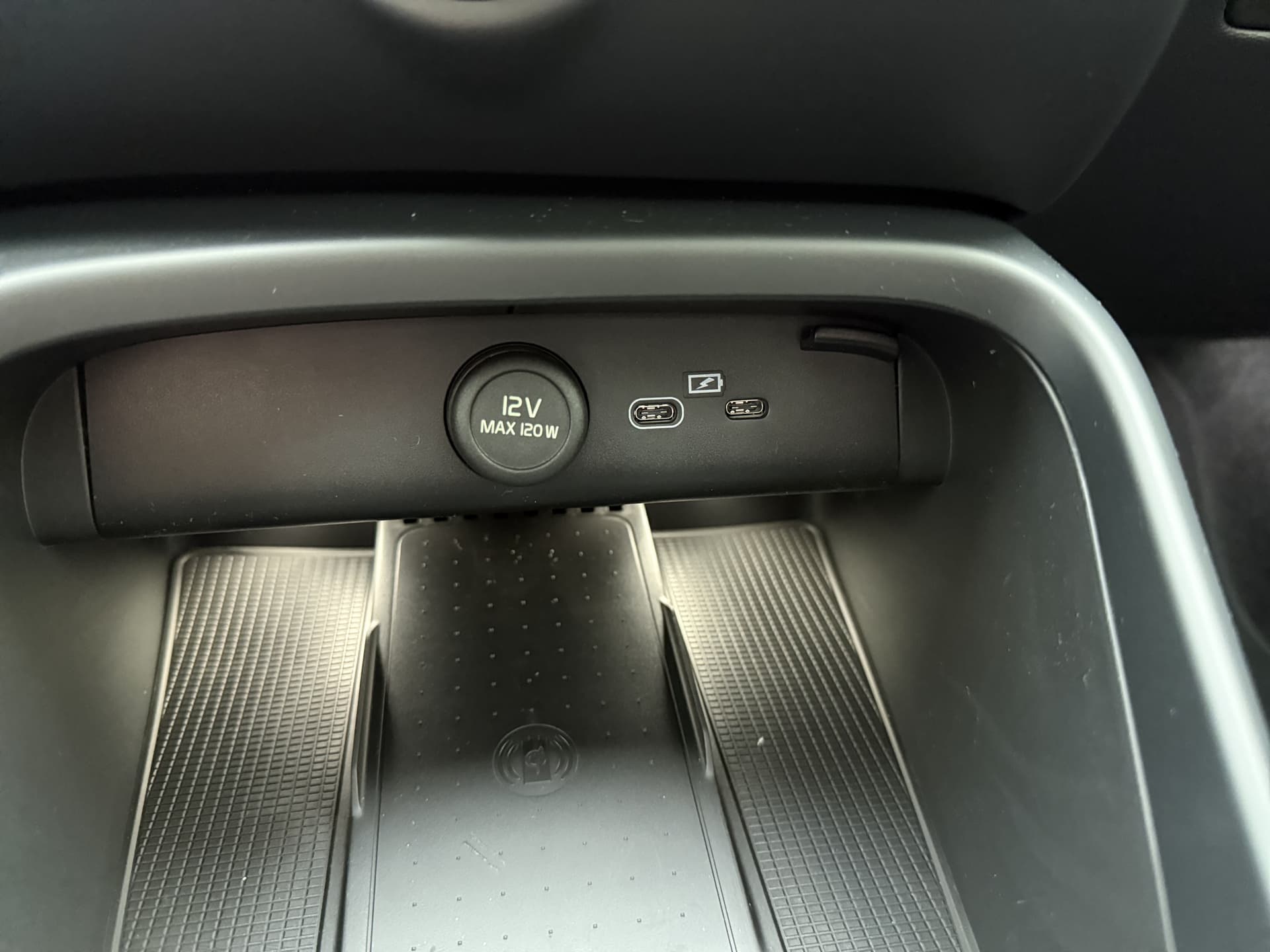 Volvo EC40 Extended Range Plus Black Edition / MY26 / NUBUCK / GETINT GLAS / 20 '' / PANORAMADAK / PDC + CAMERA / GOOGLE / thumbnail 38