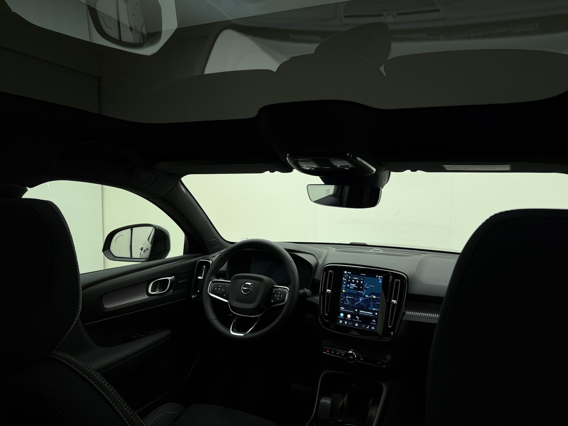 Volvo EC40 Extended Range Plus Black Edition / MY26 / NUBUCK / GETINT GLAS / 20 '' / PANORAMADAK / PDC + CAMERA / GOOGLE / thumbnail 41