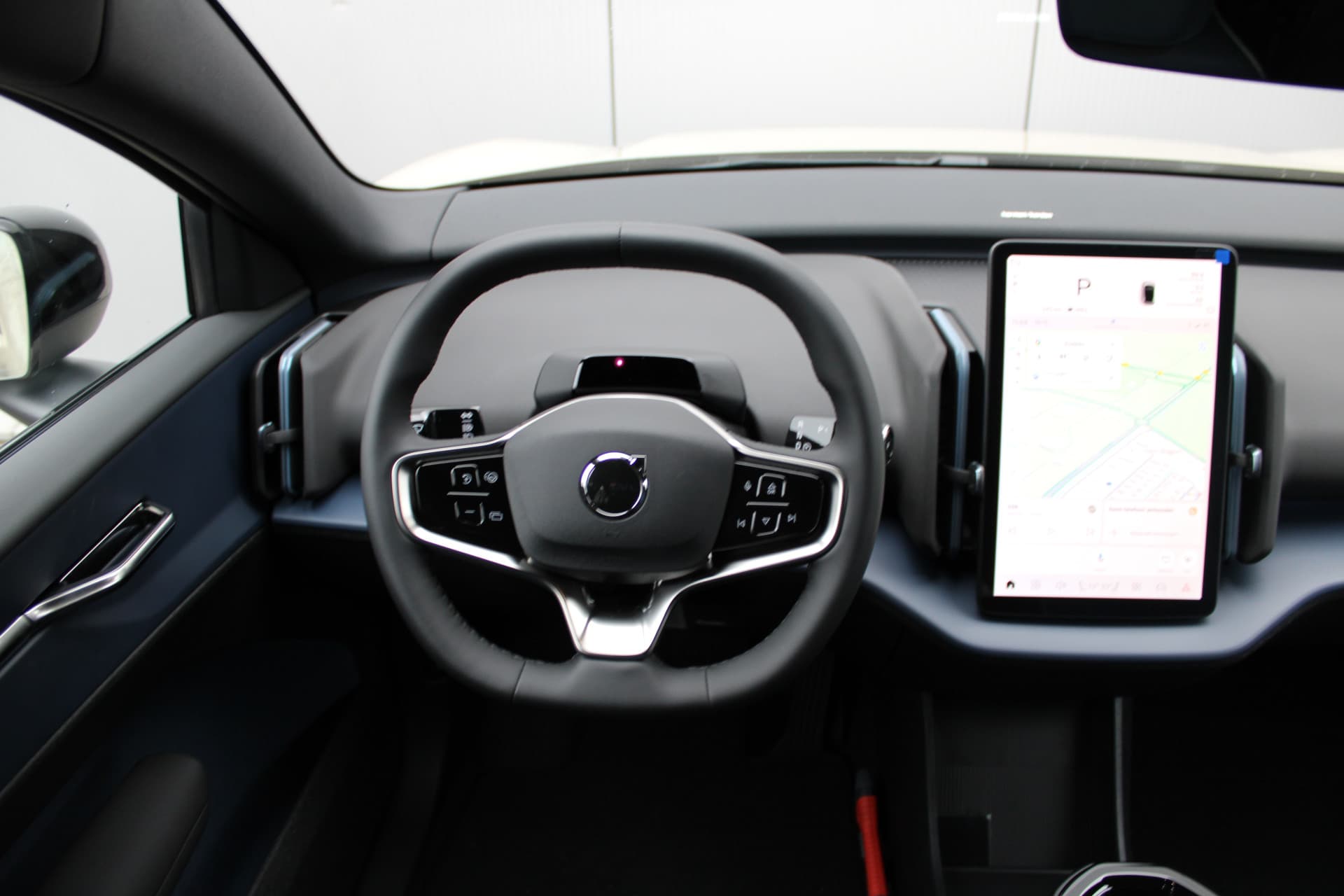 Volvo EX30 Extended Range Plus Europa thumbnail 2