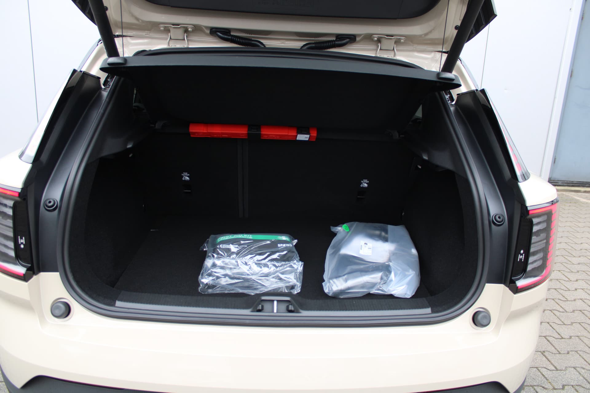 Volvo EX30 Extended Range Plus Europa thumbnail 10