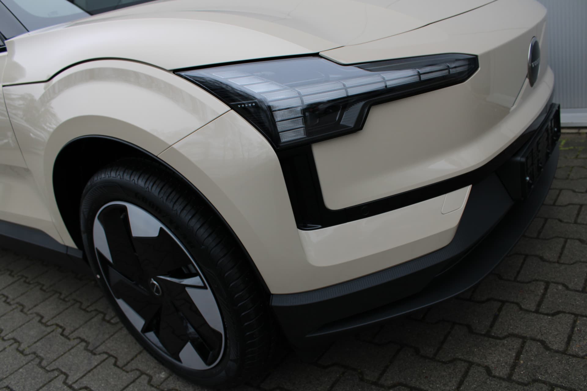 Volvo EX30 Extended Range Plus Europa thumbnail 15