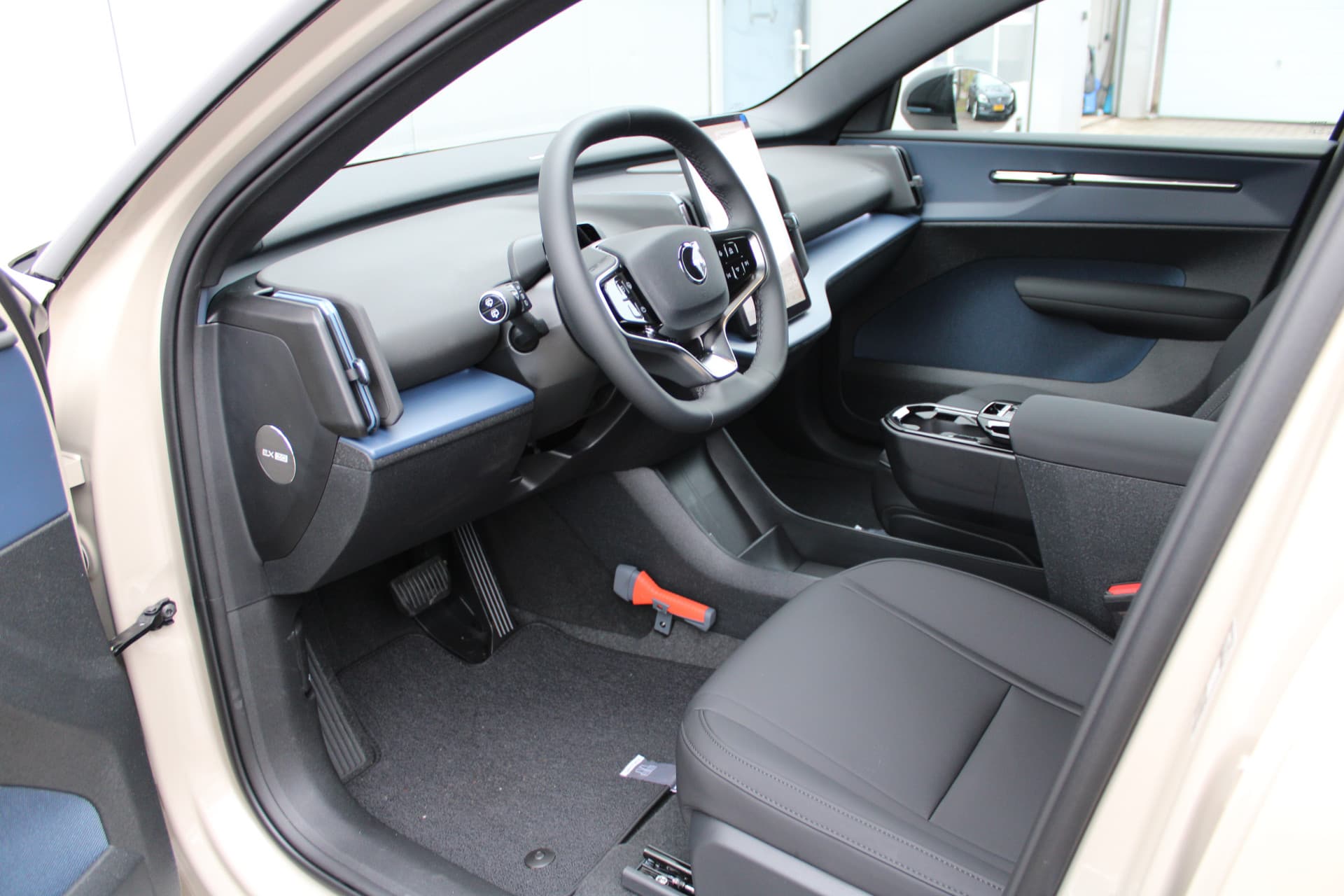 Volvo EX30 Extended Range Plus Europa thumbnail 17