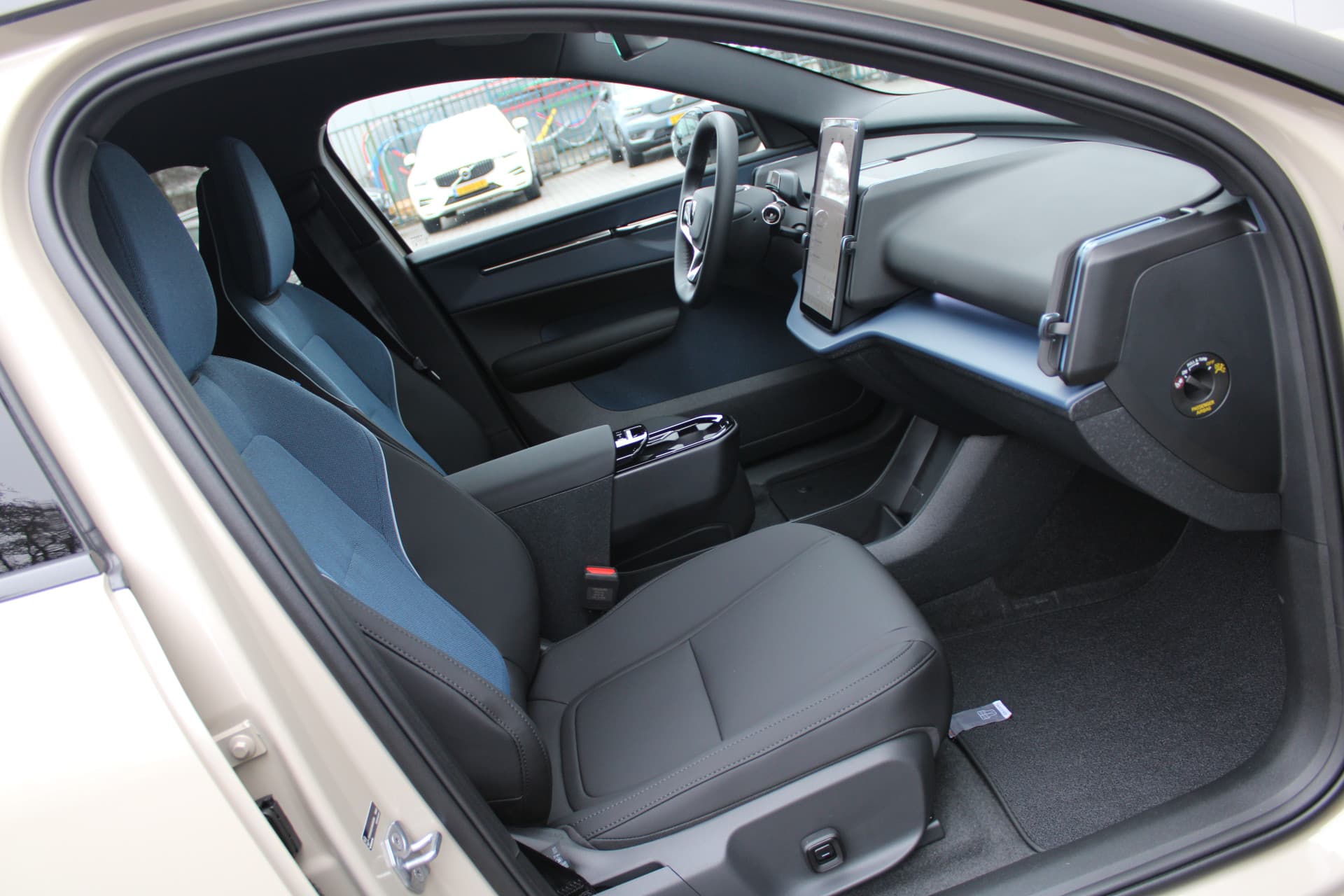 Volvo EX30 Extended Range Plus Europa thumbnail 26