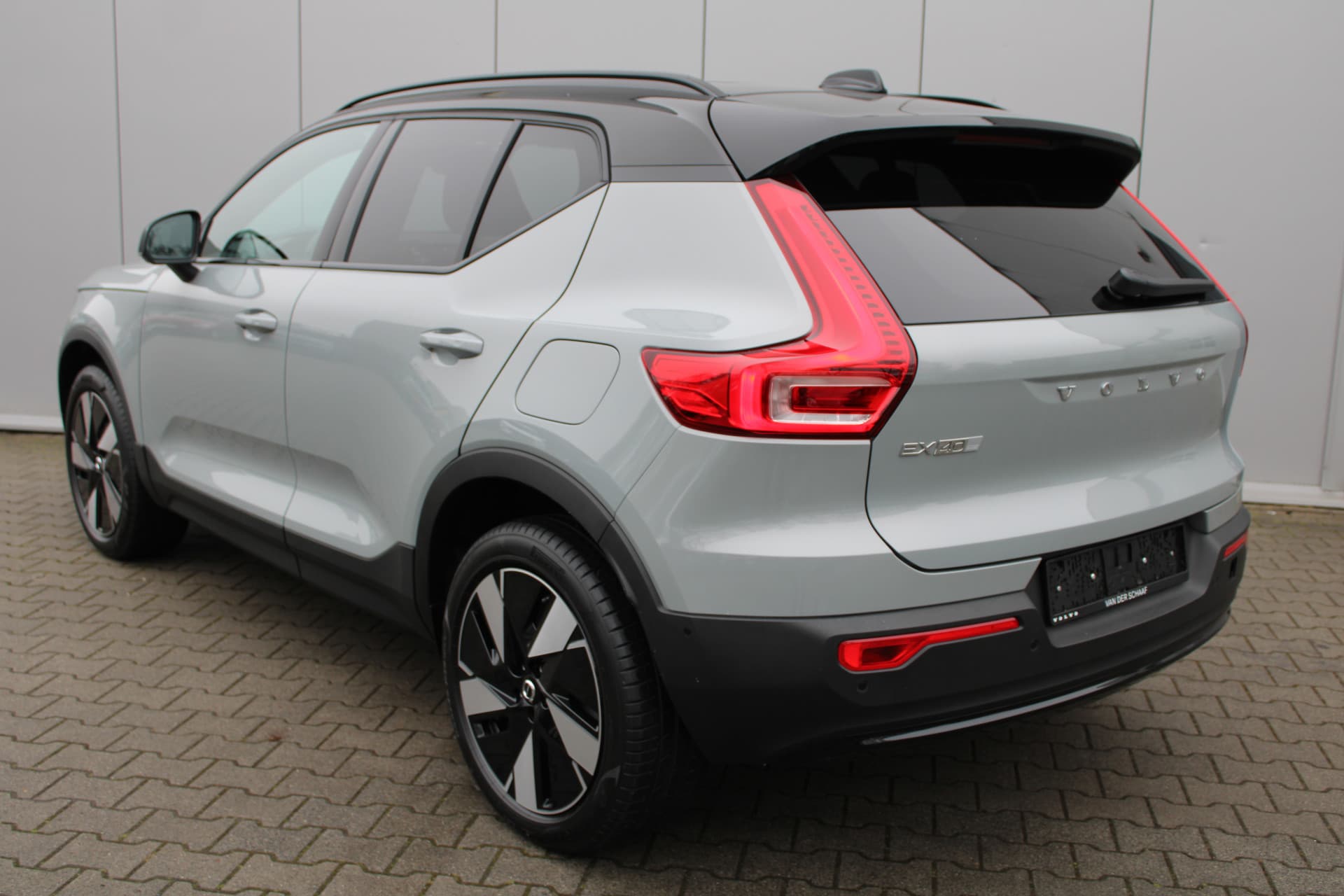 Volvo EX40 Extended Range Plus 82 kWh thumbnail 7