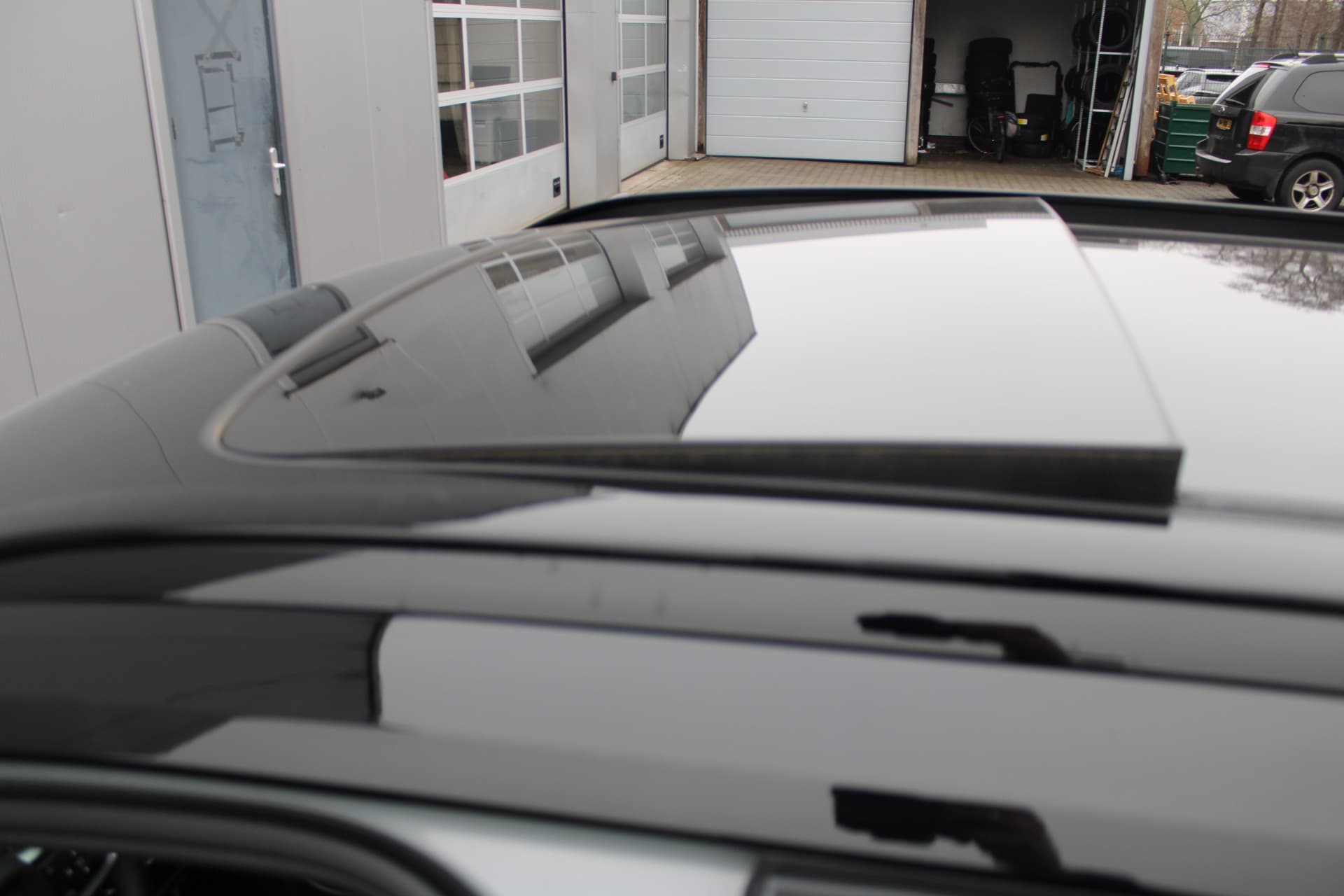 Volvo EX40 Extended Range Plus 82 kWh thumbnail 13