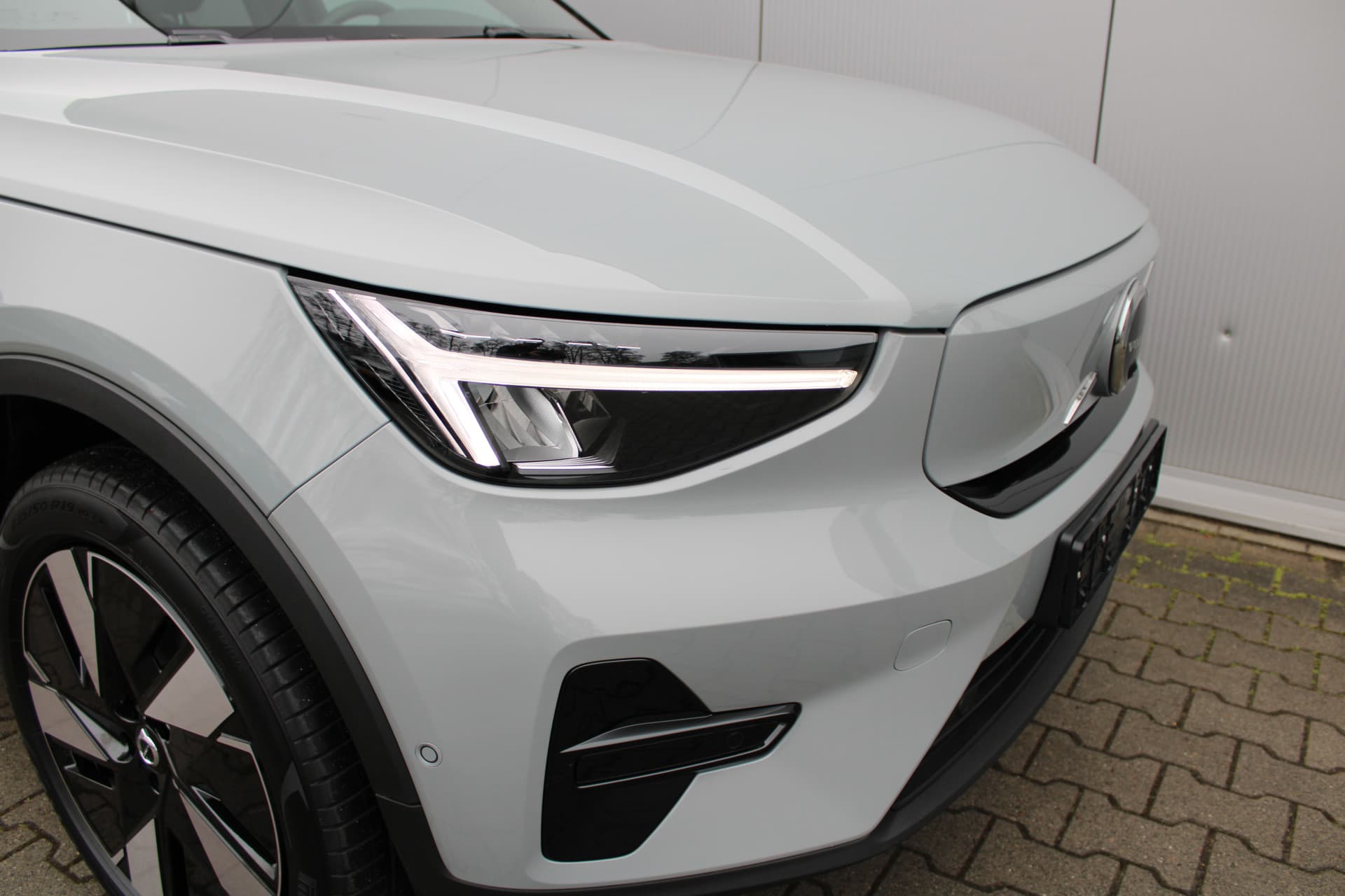 Volvo EX40 Extended Range Plus 82 kWh thumbnail 15