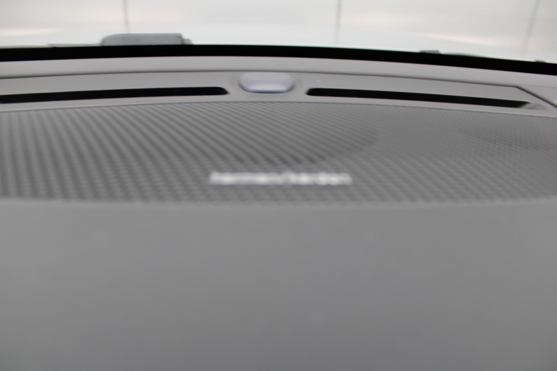 Volvo EX40 Extended Range Plus 82 kWh thumbnail 25