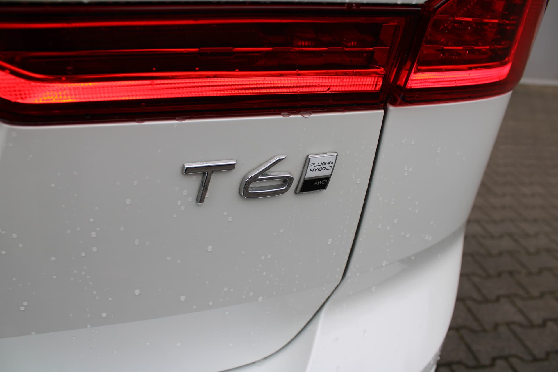 Volvo XC60 T6 Plug-in hybrid AWD Ultra Dark thumbnail 12