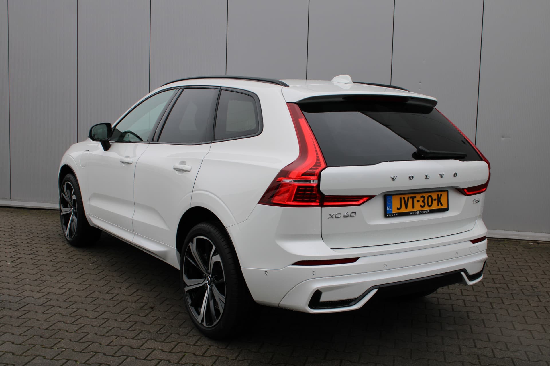 Volvo XC60 T6 Plug-in hybrid AWD Ultra Dark thumbnail 7