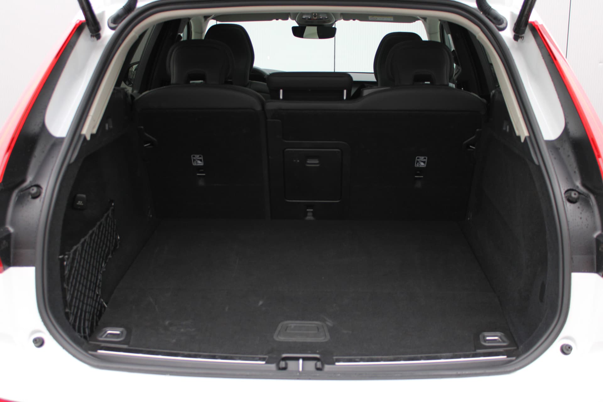 Volvo XC60 T6 Plug-in hybrid AWD Ultra Dark thumbnail 10