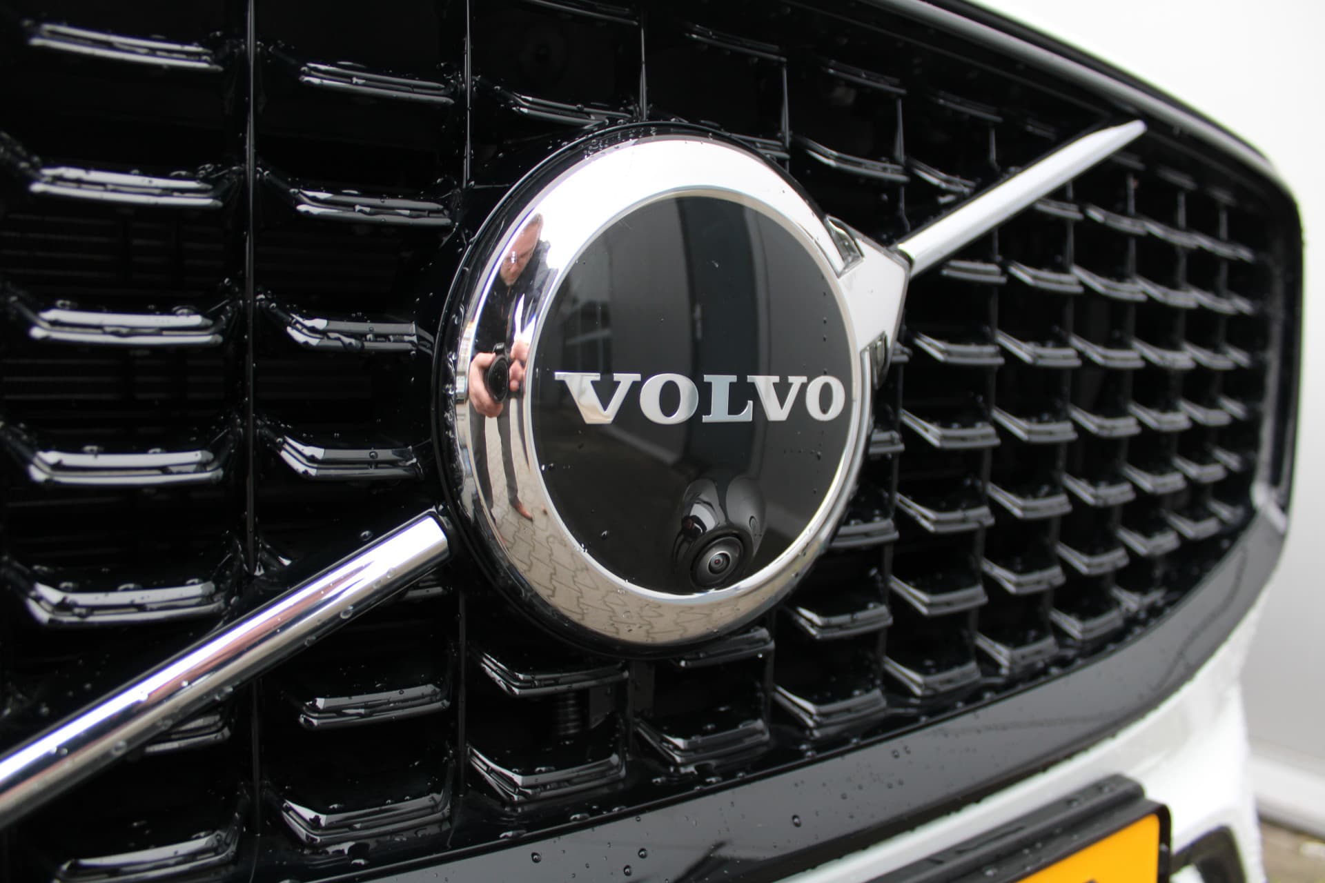 Volvo XC60 T6 Plug-in hybrid AWD Ultra Dark thumbnail 17