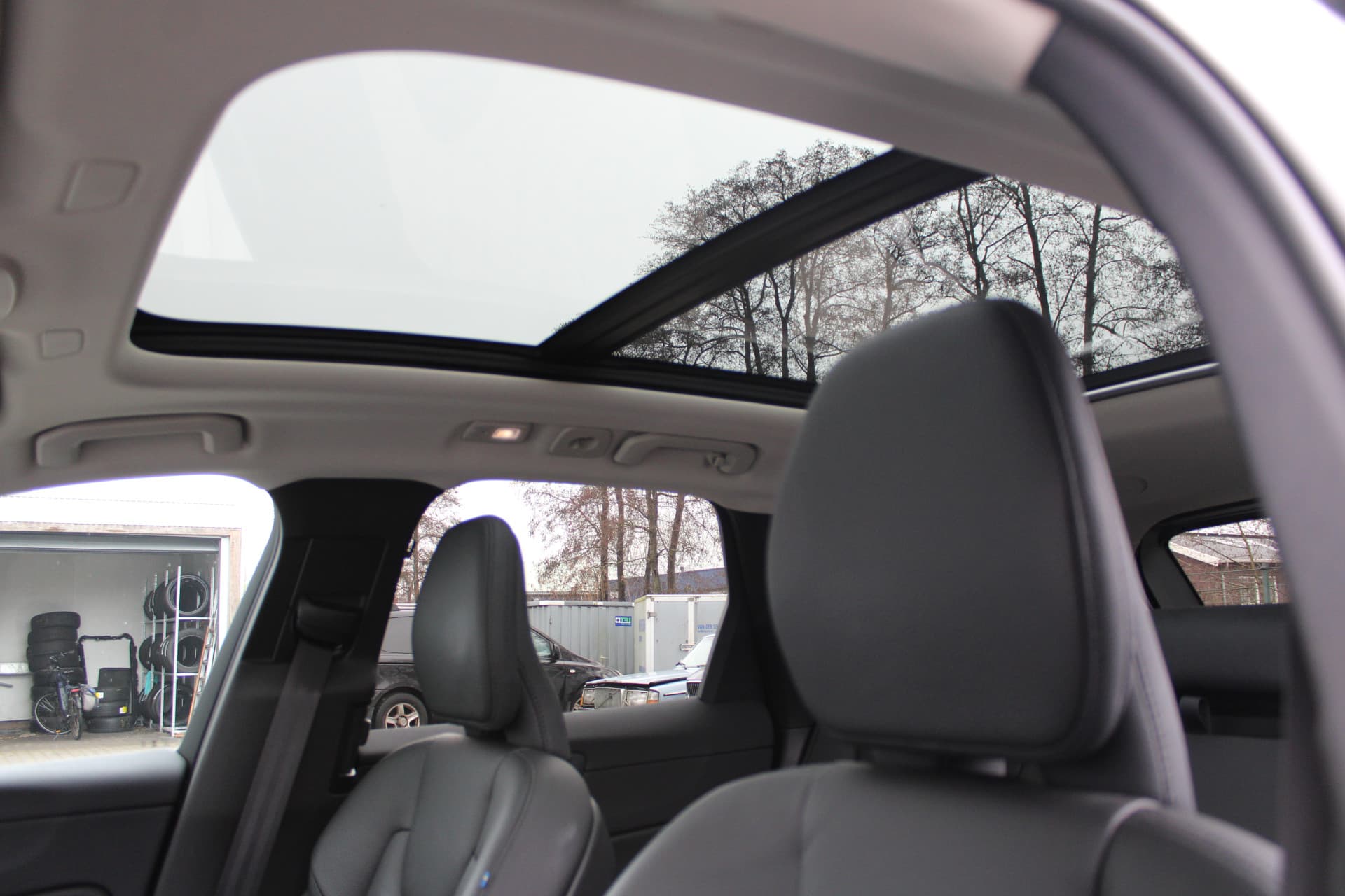 Volvo XC60 T6 Plug-in hybrid AWD Ultra Dark thumbnail 20