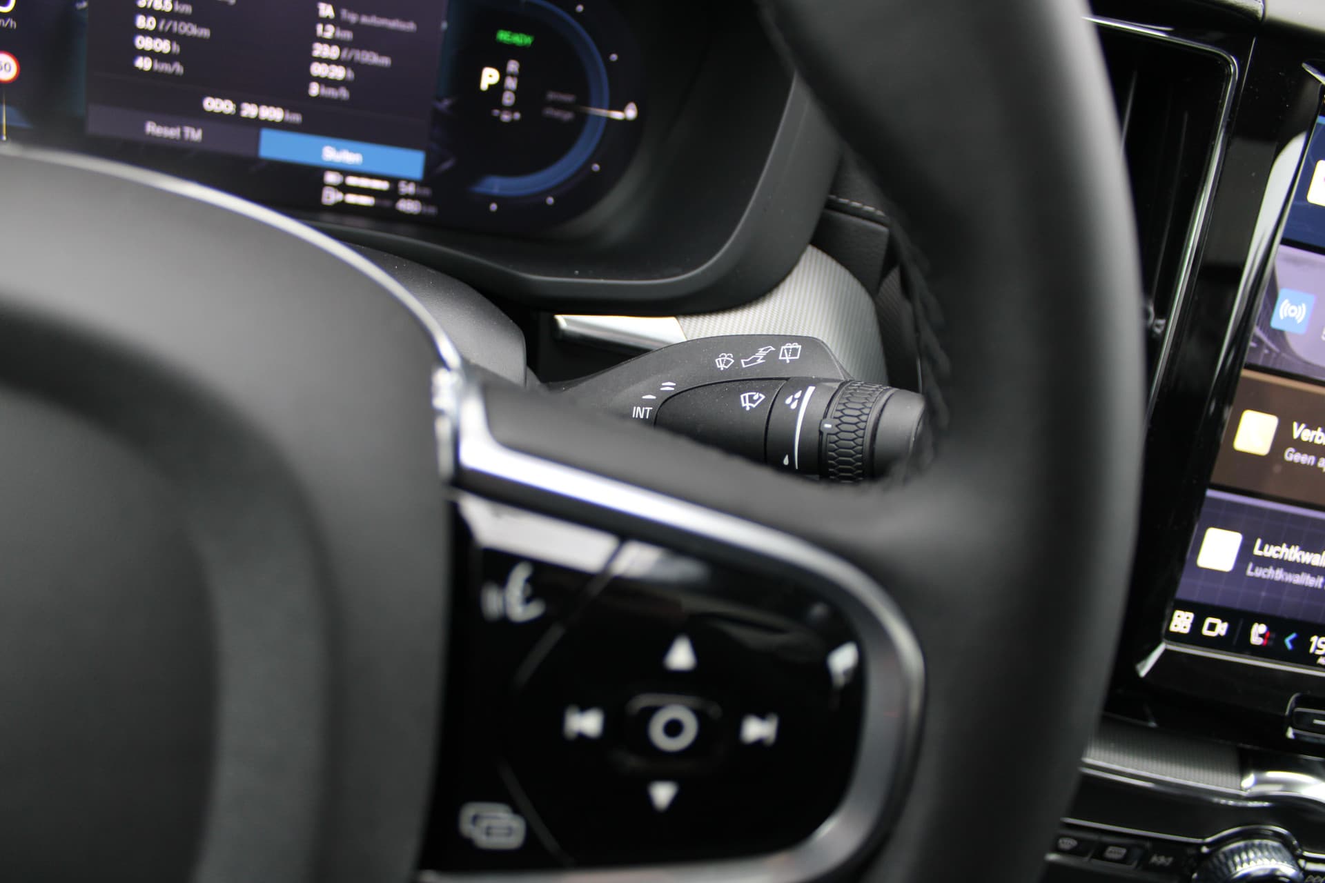 Volvo XC60 T6 Plug-in hybrid AWD Ultra Dark thumbnail 25