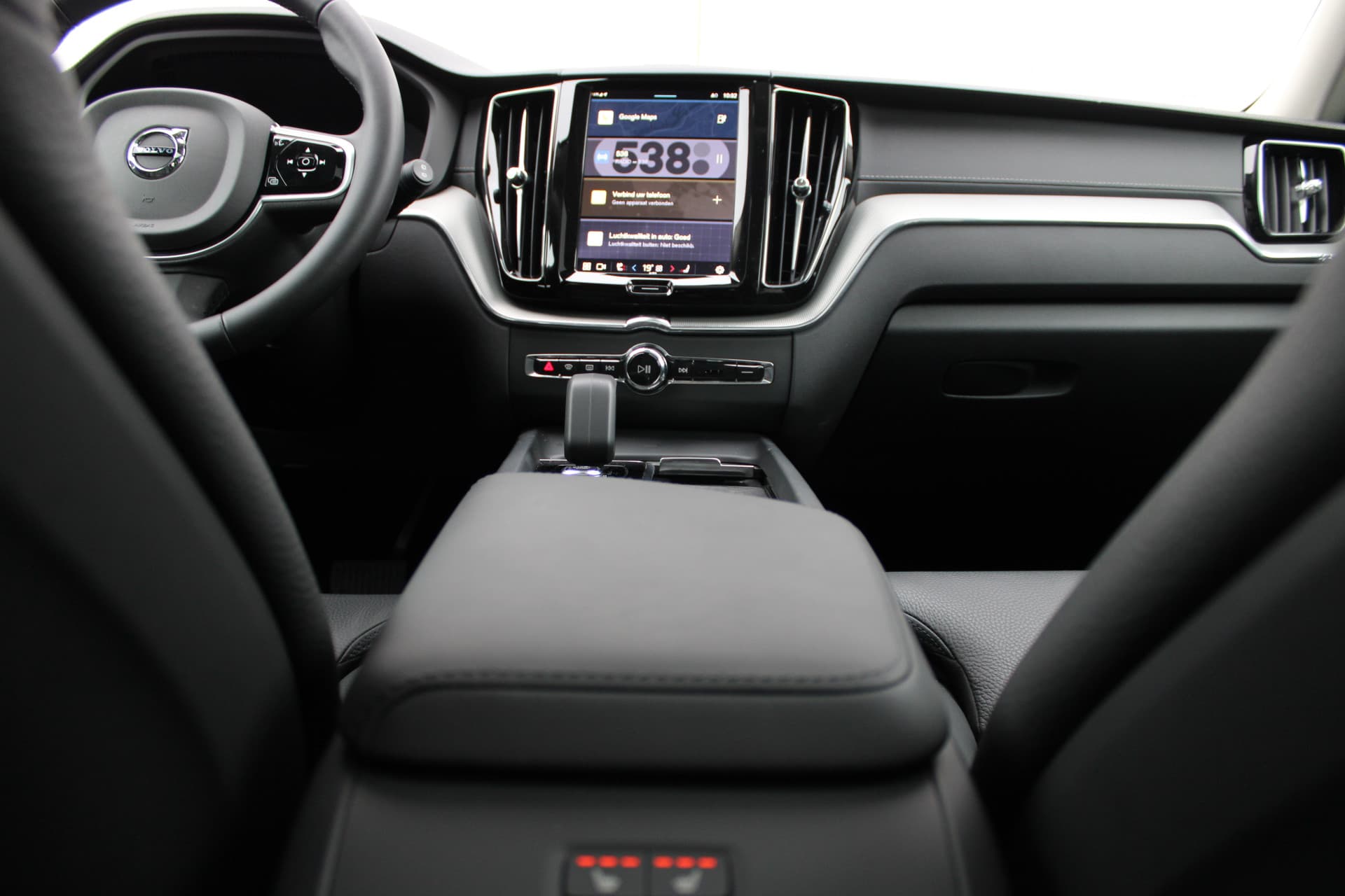 Volvo XC60 T6 Plug-in hybrid AWD Ultra Dark thumbnail 36