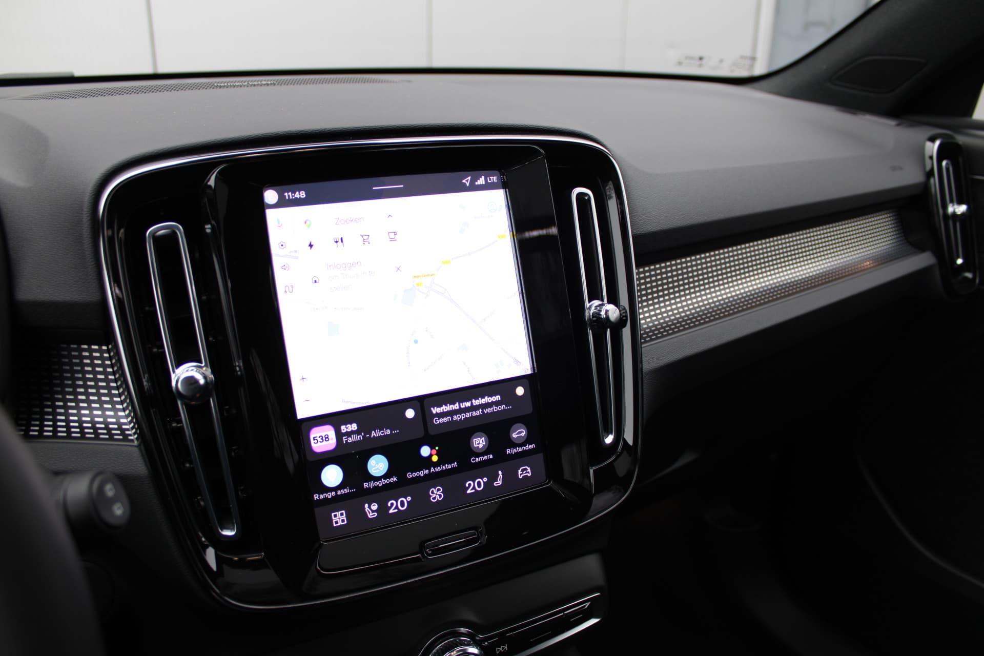 Volvo EX40 Extended Range Plus 82 kWh thumbnail 23