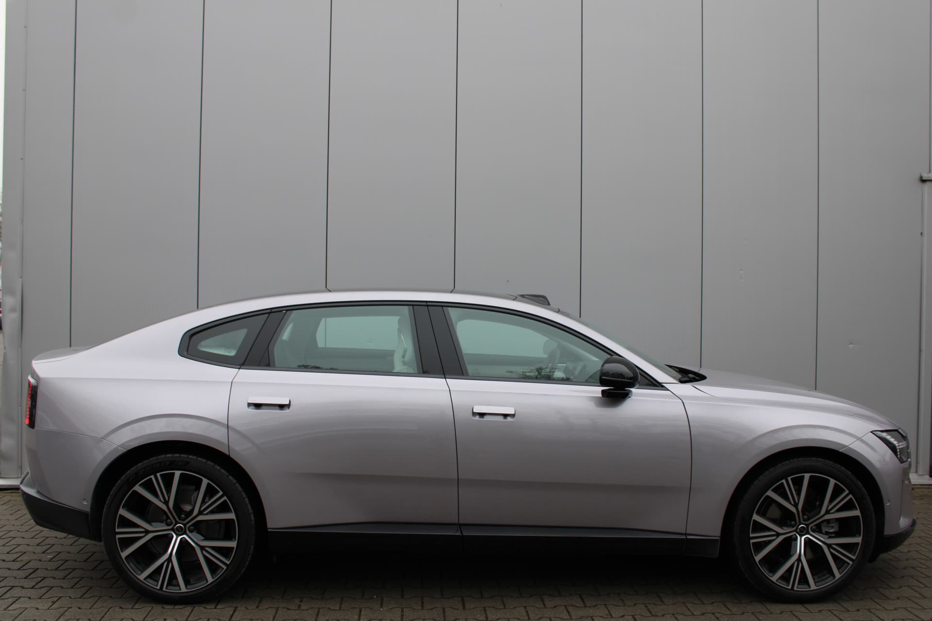Volvo ES90 Extended Range Ultra 92 kWh null thumbnail 3