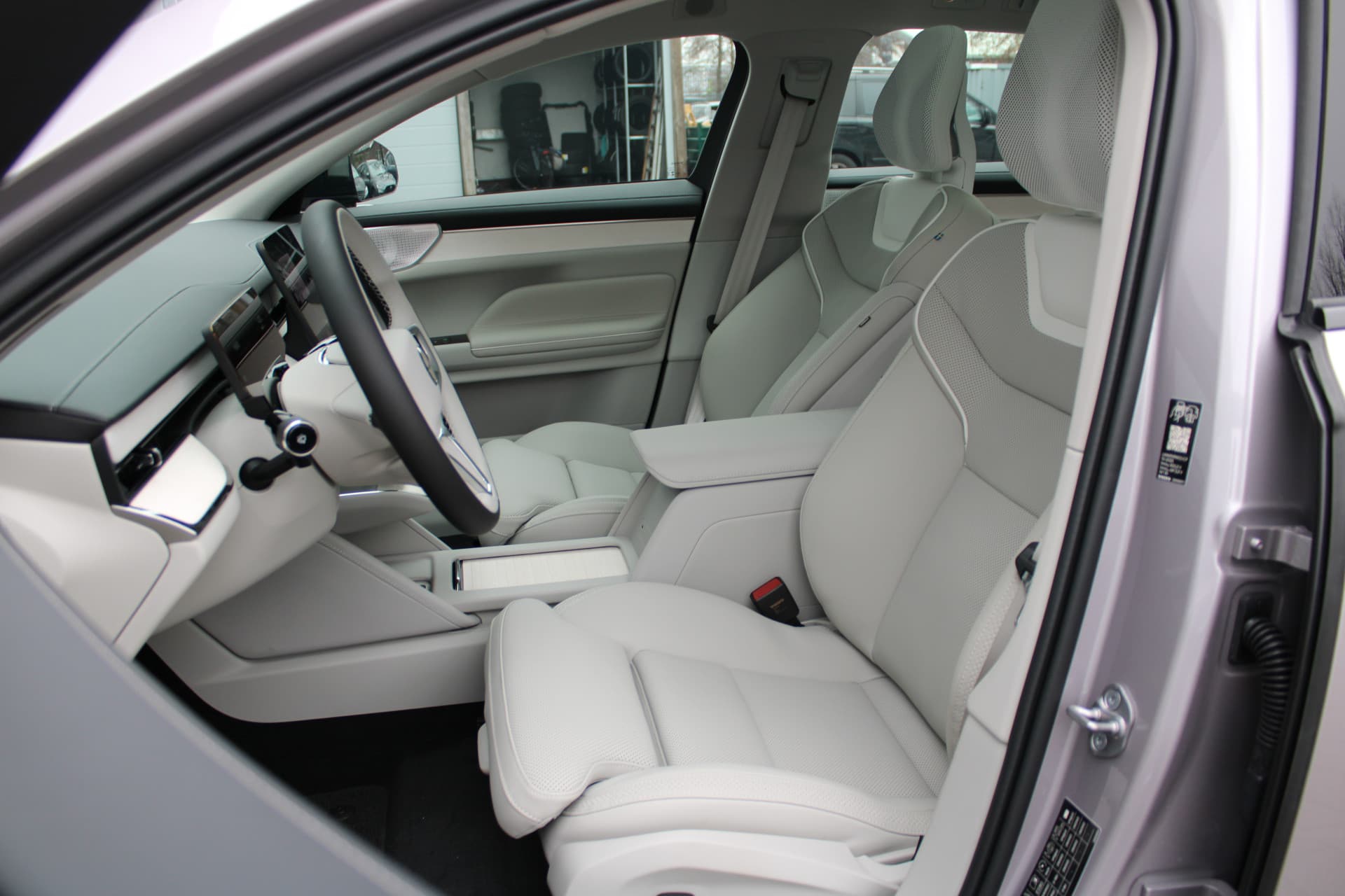 Volvo ES90 Extended Range Ultra 92 kWh null thumbnail 4