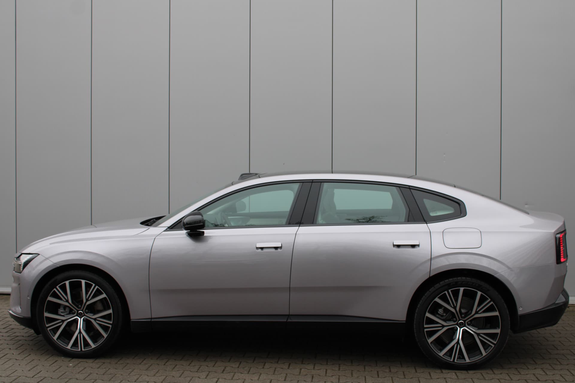 Volvo ES90 Extended Range Ultra 92 kWh null thumbnail 5