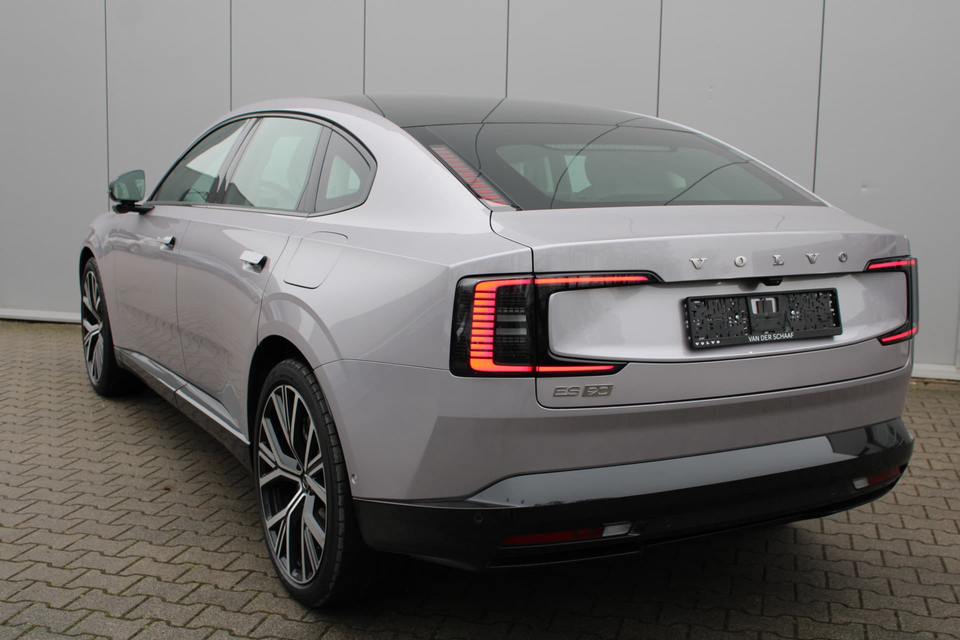 Volvo ES90 Extended Range Ultra 92 kWh null thumbnail 7
