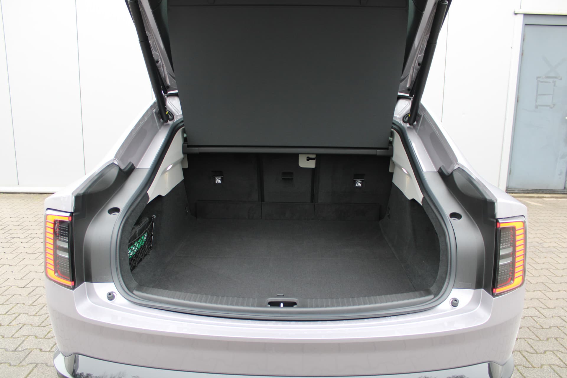 Volvo ES90 Extended Range Ultra 92 kWh null thumbnail 10