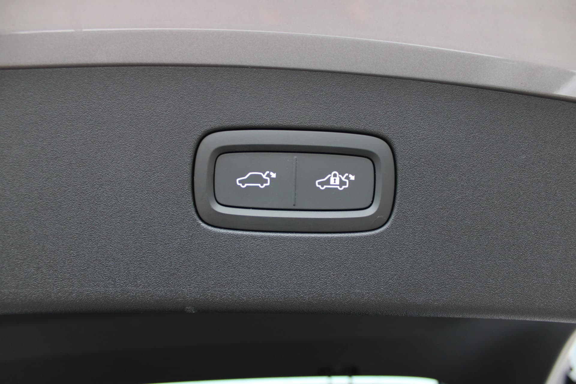 Volvo ES90 Extended Range Ultra 92 kWh null thumbnail 11