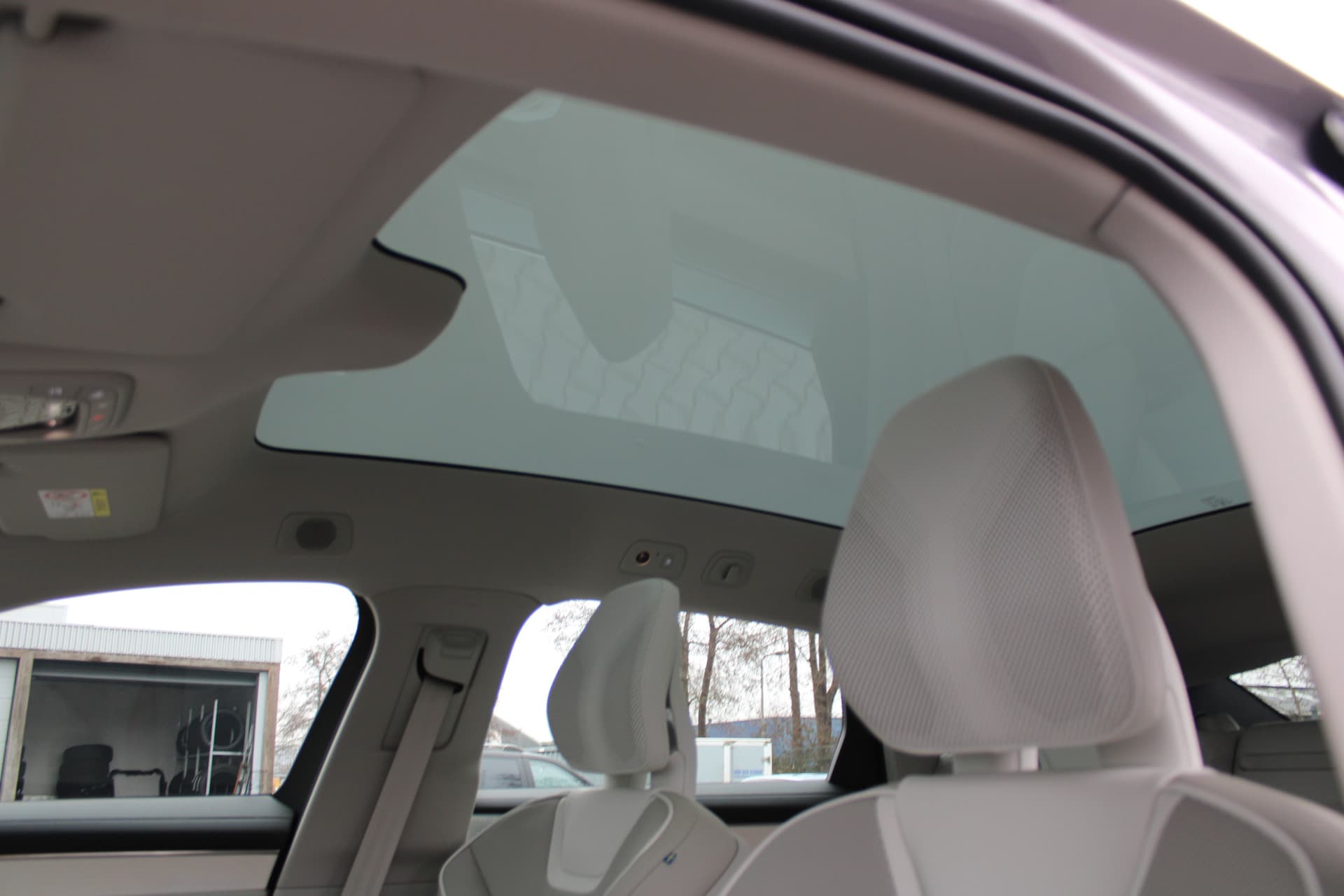 Volvo ES90 Extended Range Ultra 92 kWh null thumbnail 16