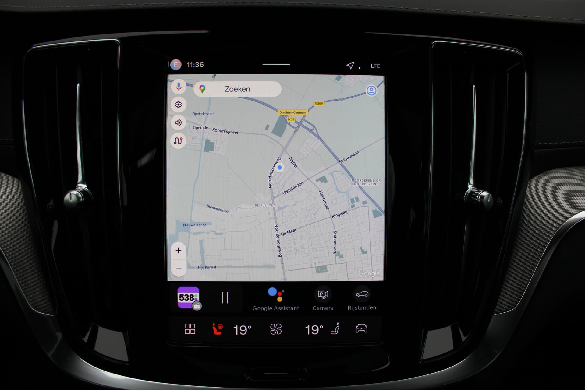 Volvo V60 T8 Plug-in hybrid AWD Ultra Perf. Ed. Dark thumbnail 31