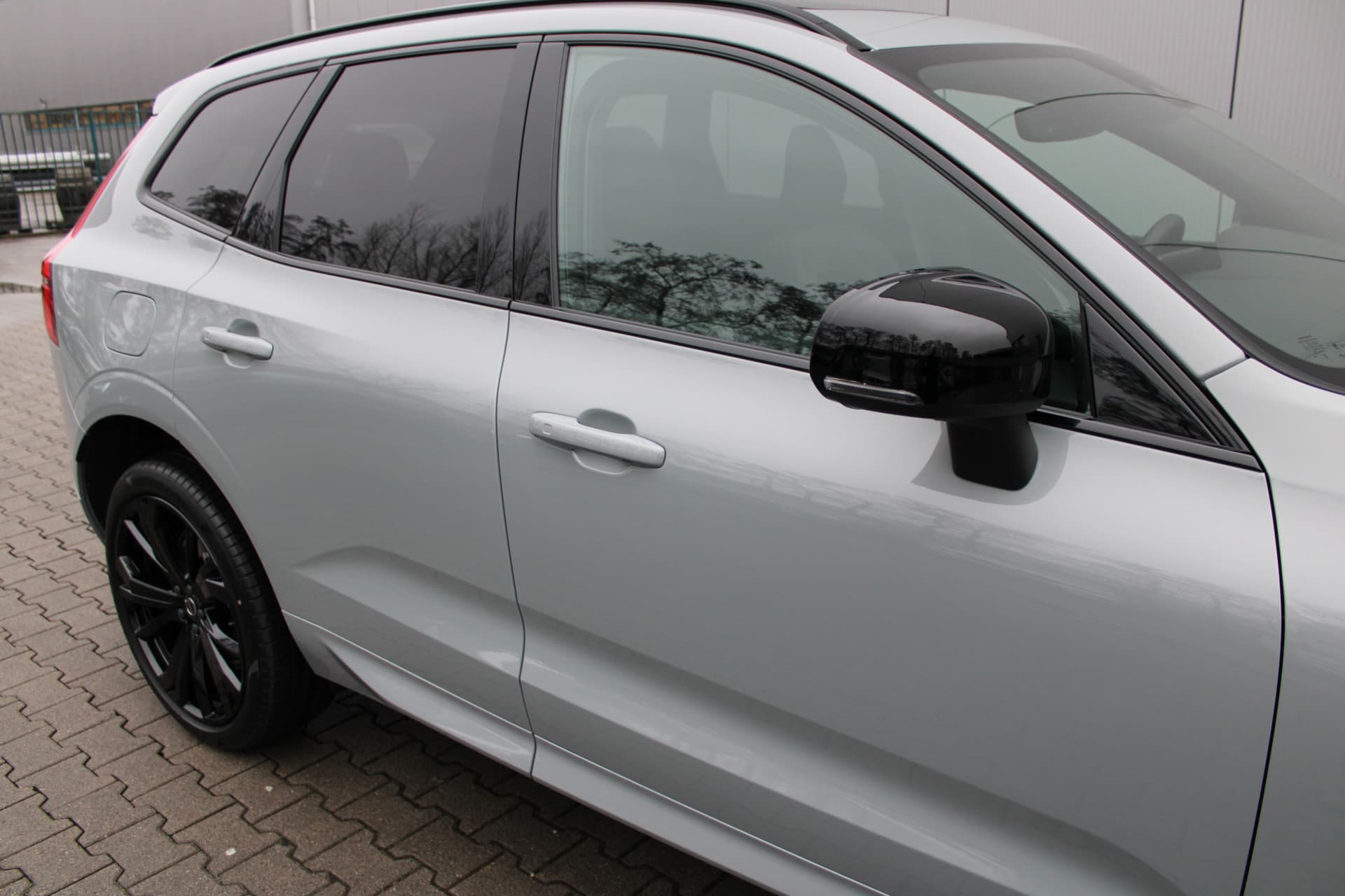 Volvo XC60 T6 Plug-in hybrid AWD Ultra Black Edition thumbnail 13