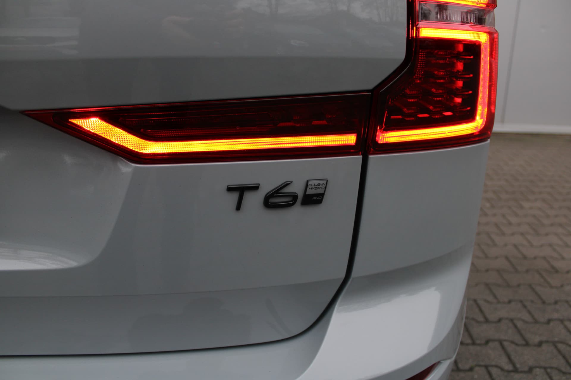 Volvo XC60 T6 Plug-in hybrid AWD Ultra Black Edition thumbnail 17