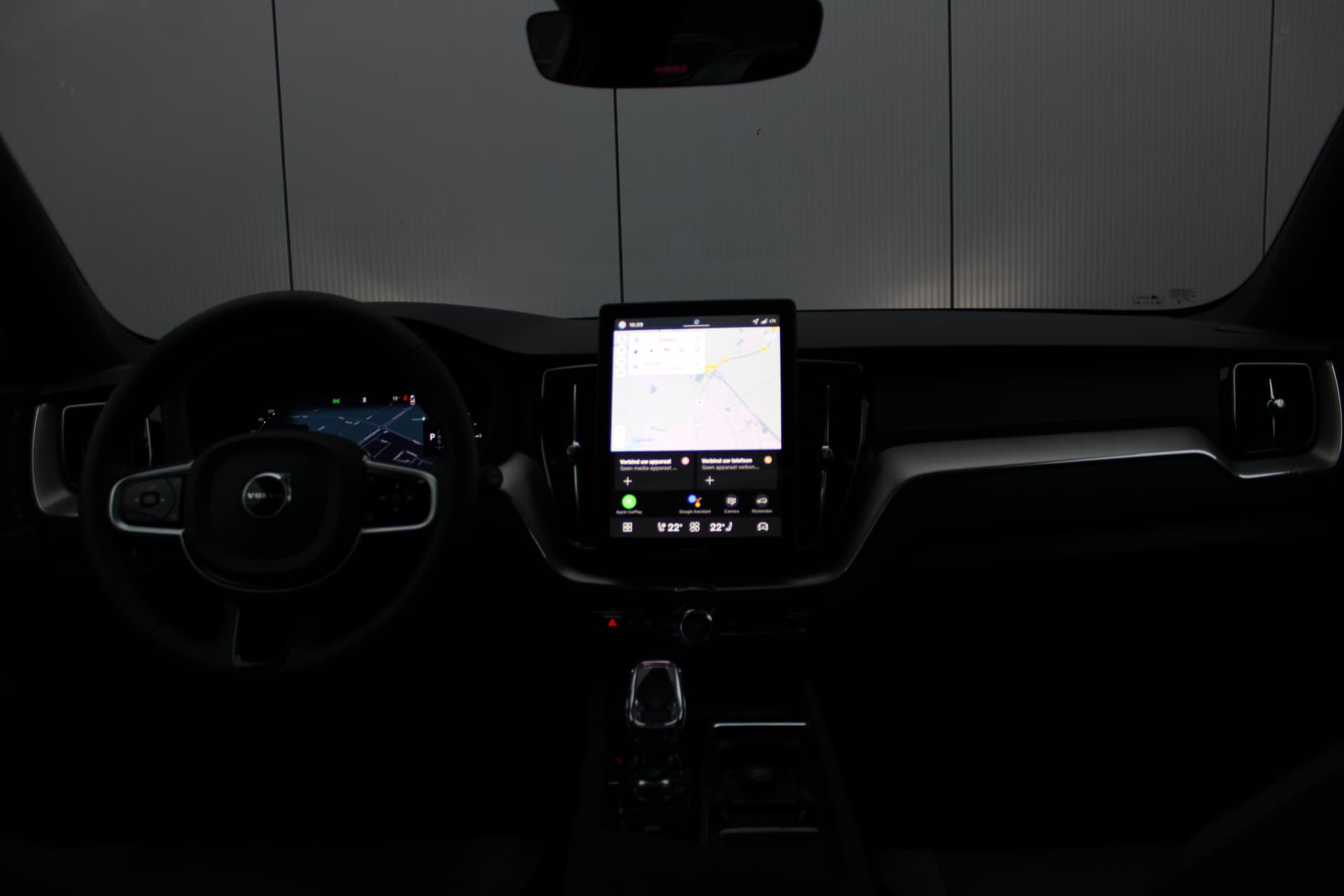 Volvo XC60 T6 Plug-in hybrid AWD Ultra Black Edition thumbnail 21