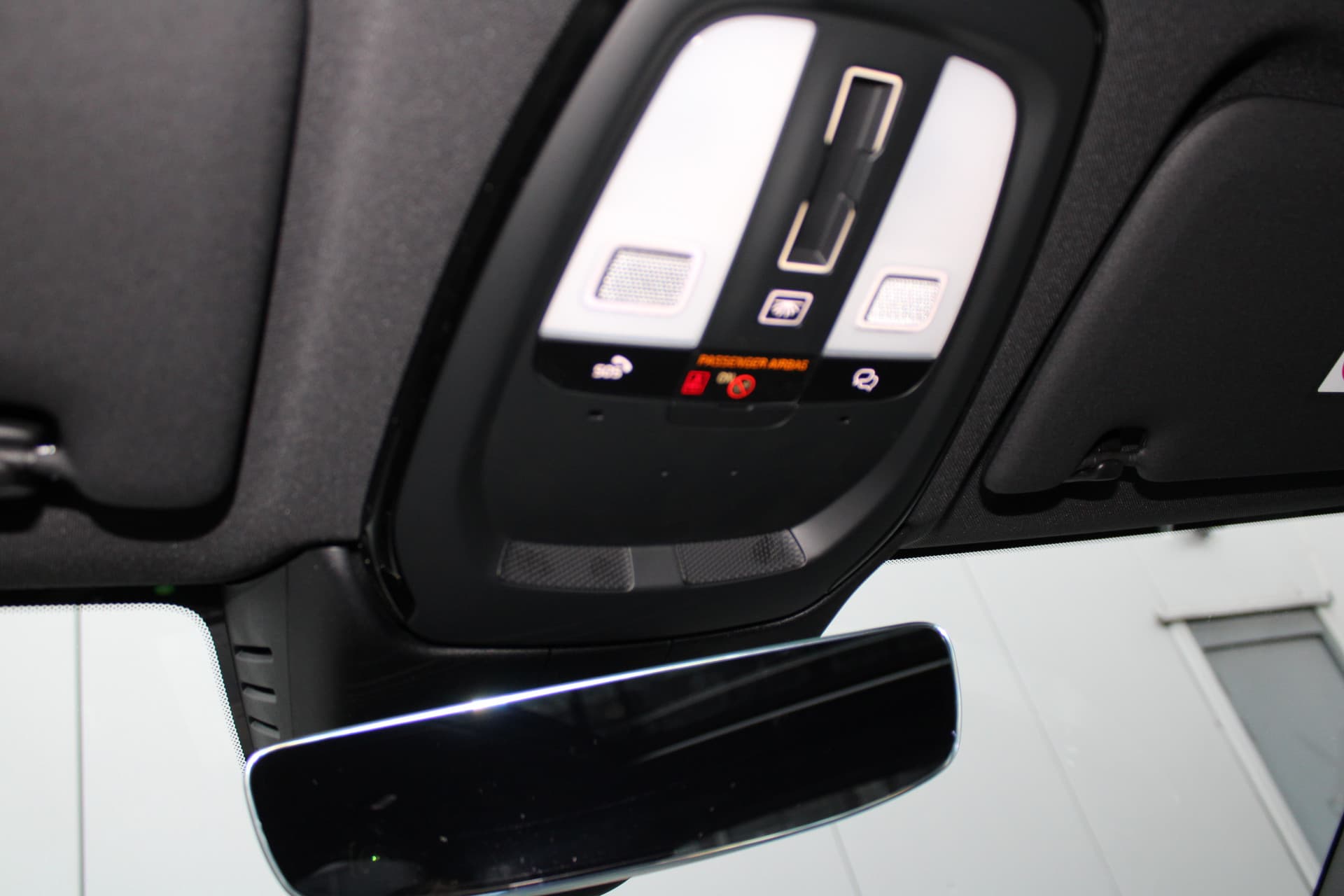 Volvo XC60 T6 Plug-in hybrid AWD Ultra Black Edition thumbnail 26