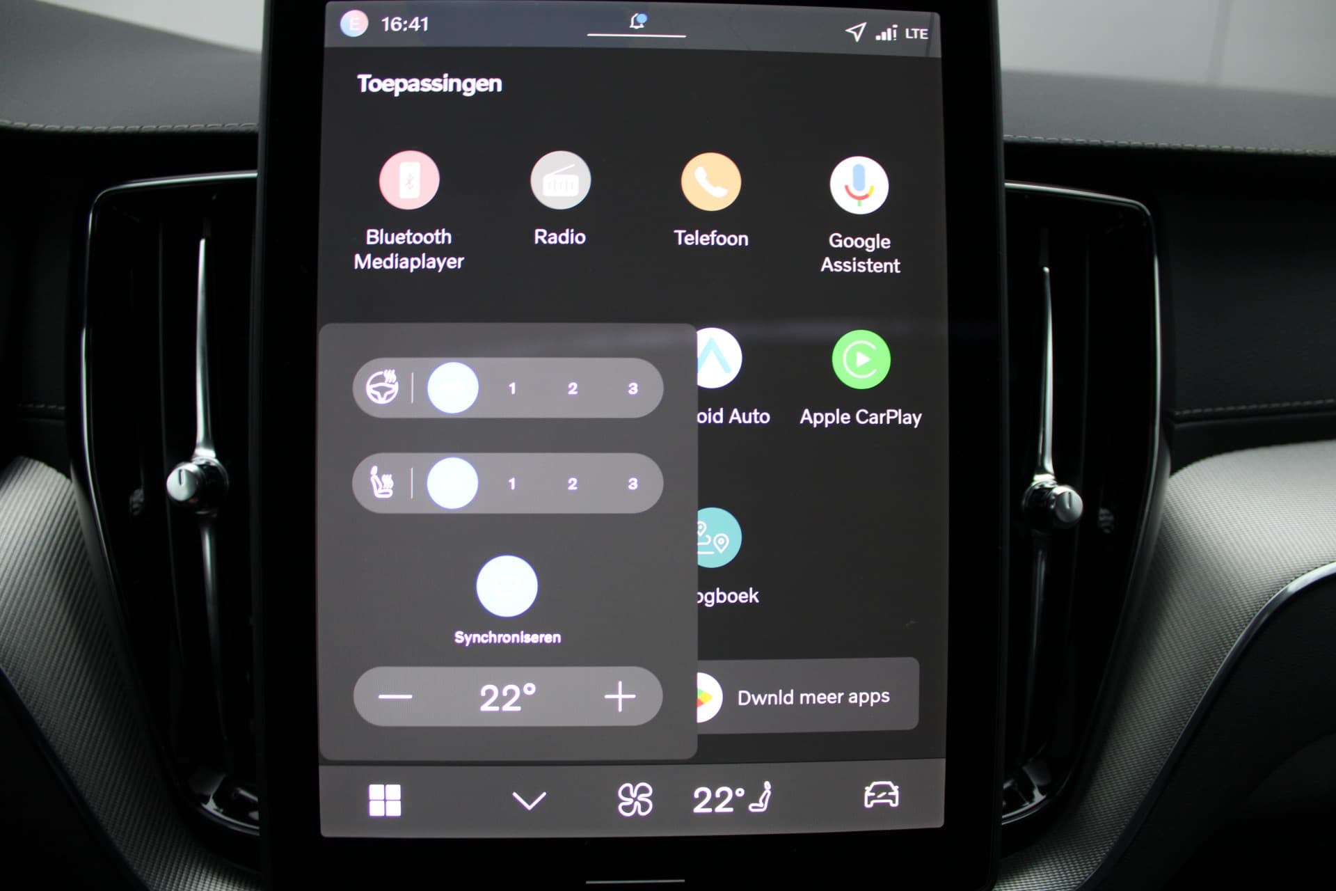 Volvo XC60 T6 Plug-in hybrid AWD Ultra Black Edition thumbnail 31