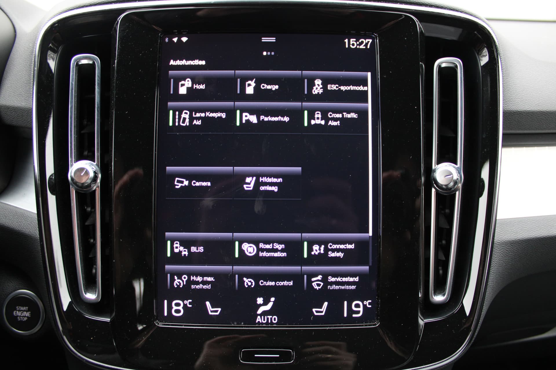 Volvo XC40 T4 plug in Inscription null thumbnail 26