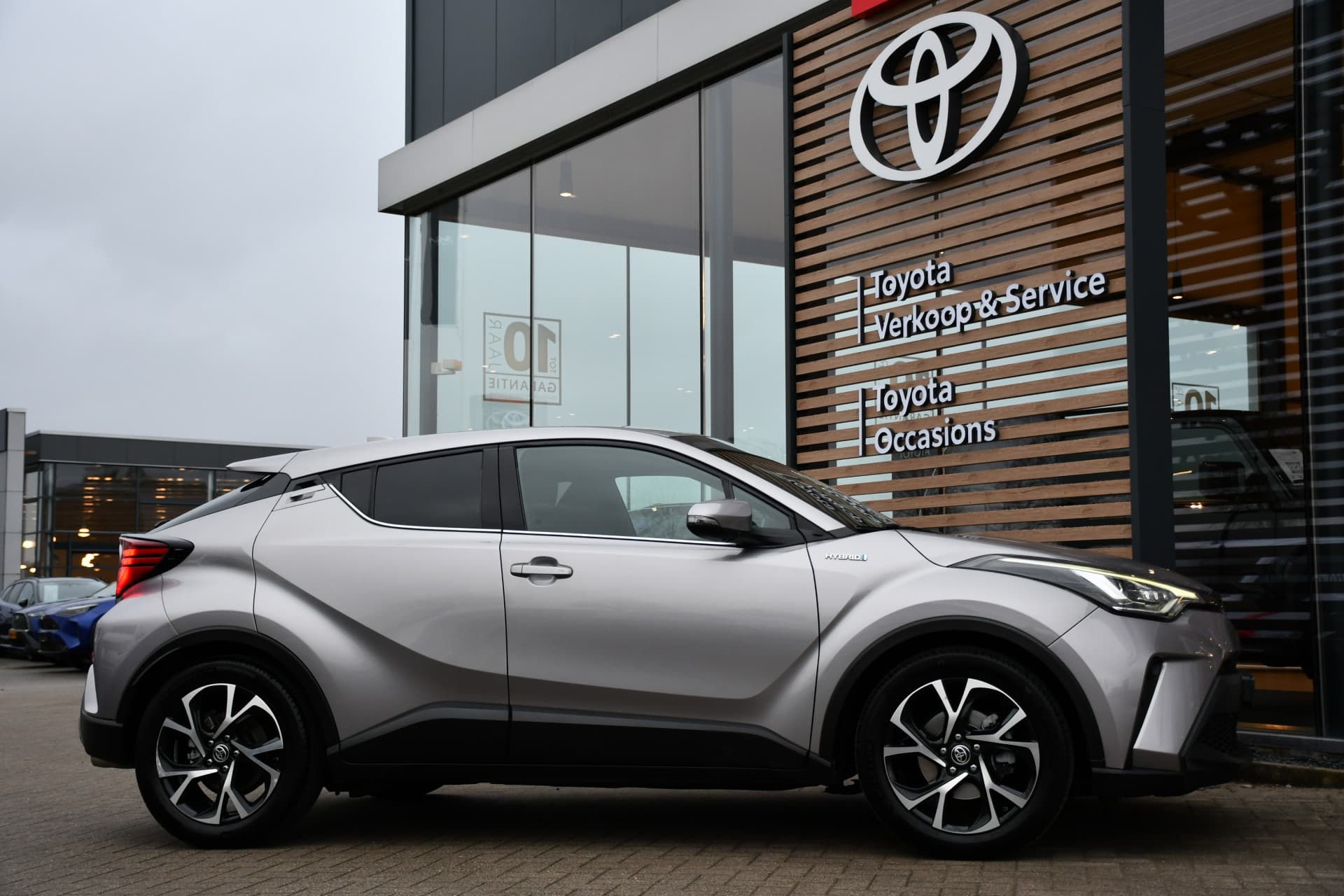 Toyota C-HR 2.0 Hybrid First Edition Automaat 184pk thumbnail 3