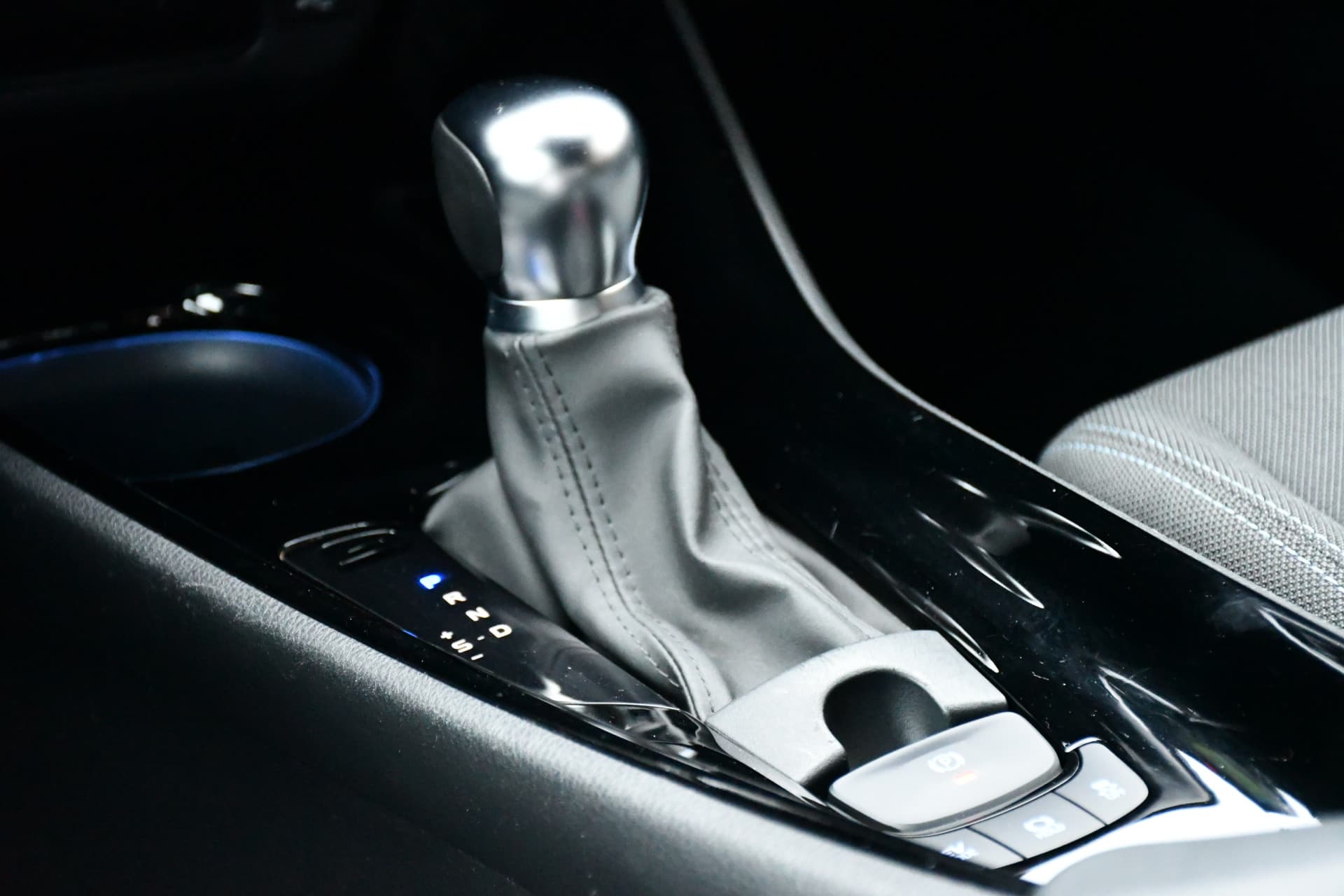 Toyota C-HR 2.0 Hybrid First Edition Automaat 184pk thumbnail 10