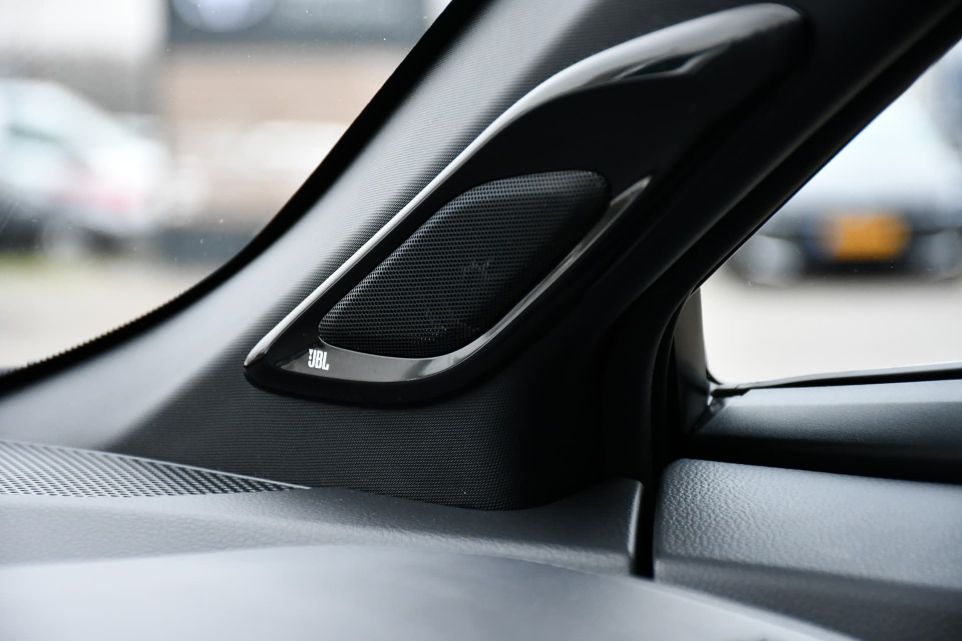 Toyota C-HR 2.0 Hybrid First Edition Automaat 184pk thumbnail 25