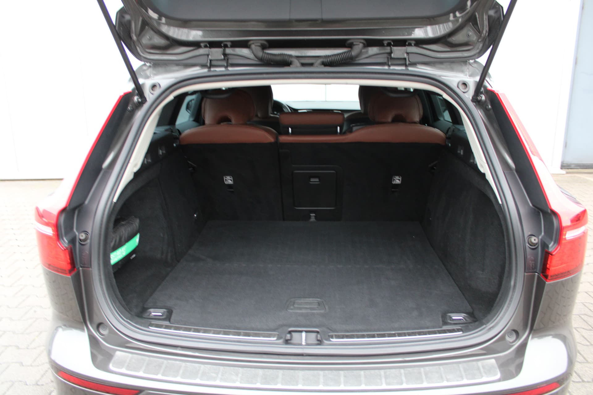 Volvo V60 B3 Momentum Advantage thumbnail 13