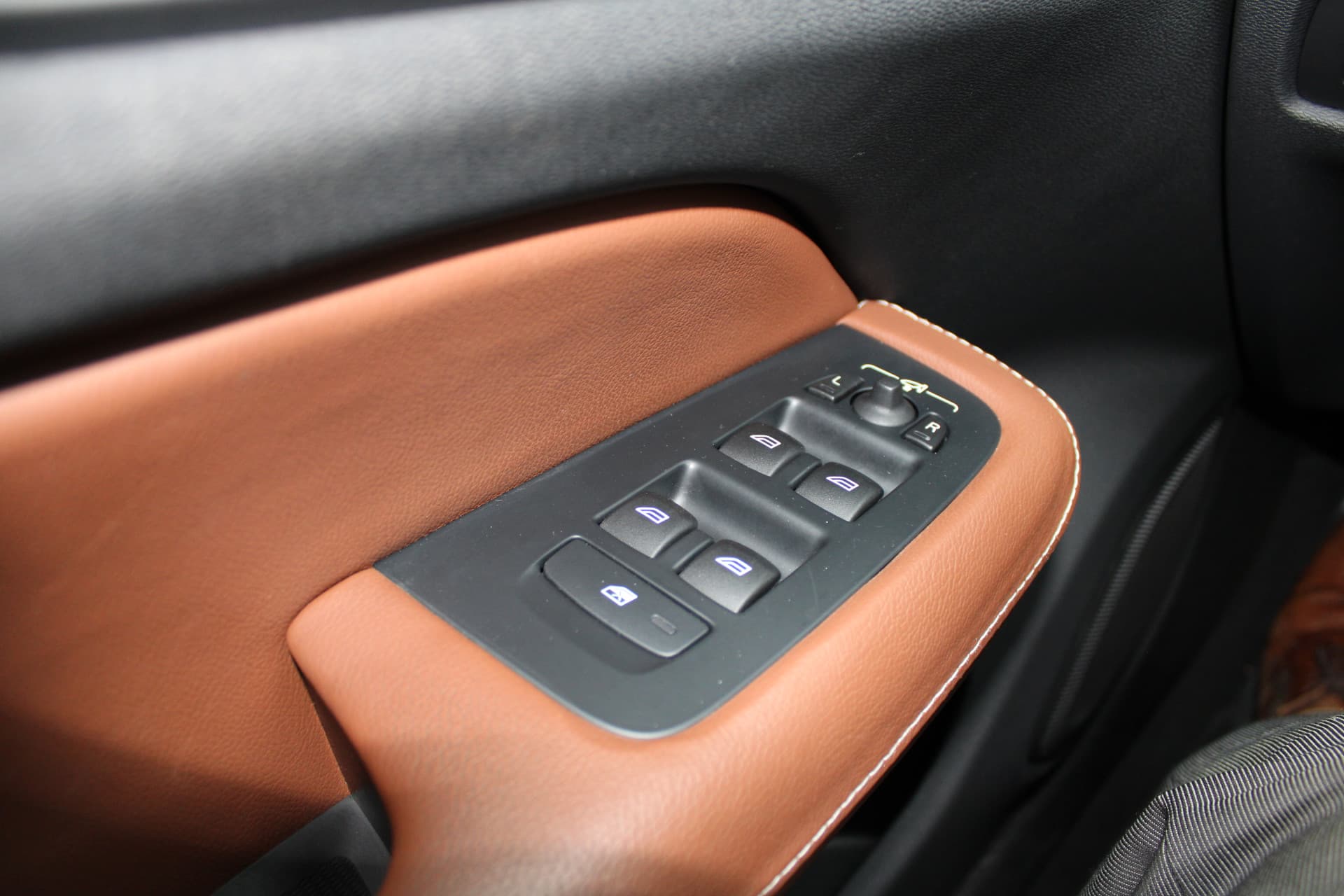 Volvo V60 B3 Momentum Advantage thumbnail 16